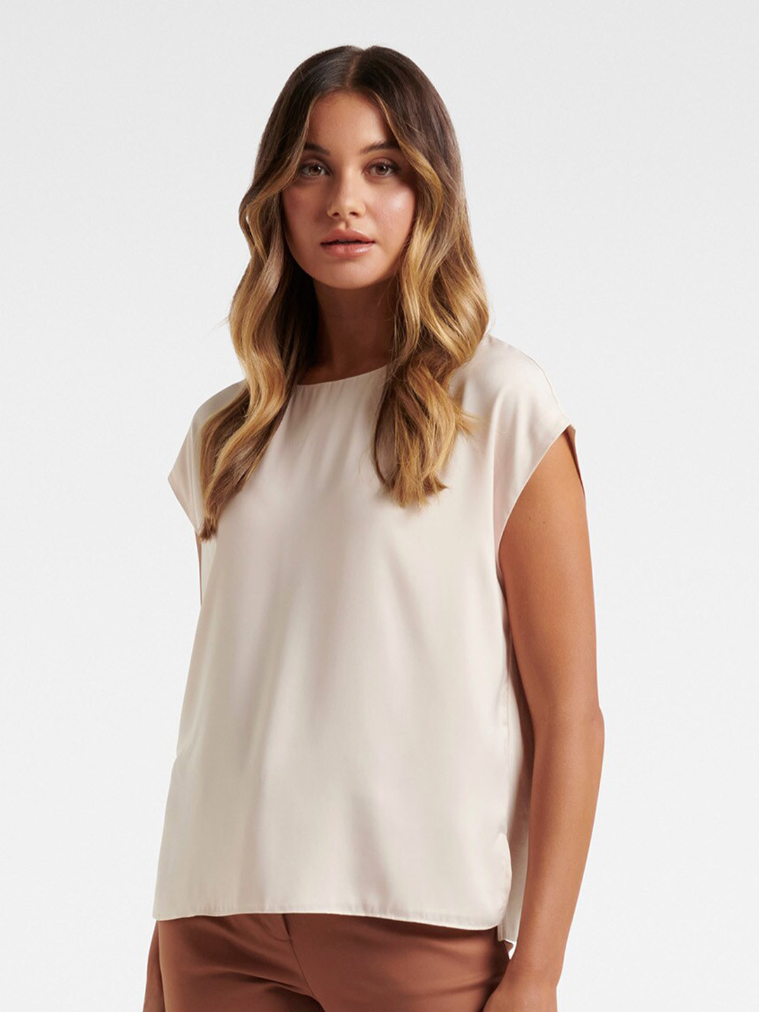 

Forever New Cream-Coloured Extended Sleeves Top