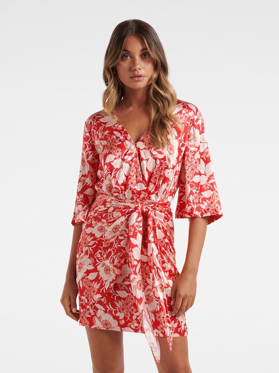 

Forever New Red & White Floral Satin Sheath Dress