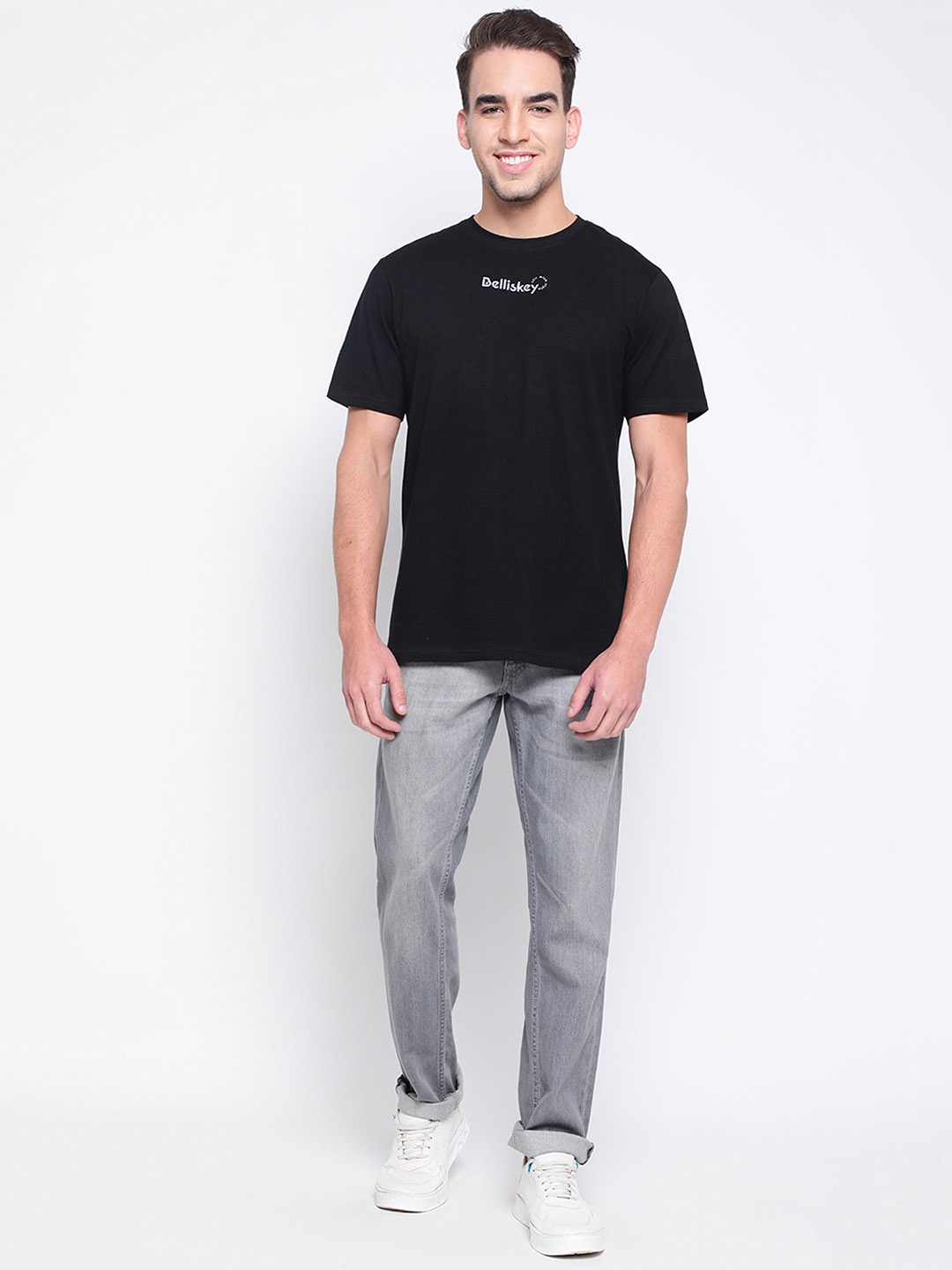 

Belliskey Men Black & White Typography Printed T-shirt