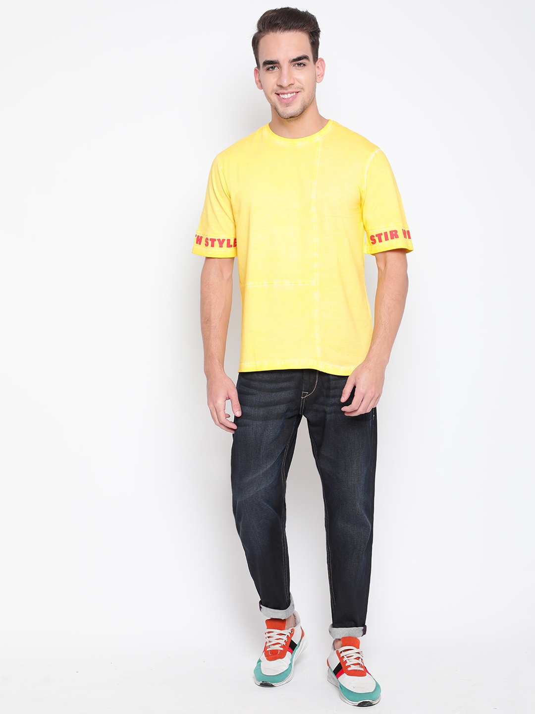 

Belliskey Men Yellow & Pink T-shirt