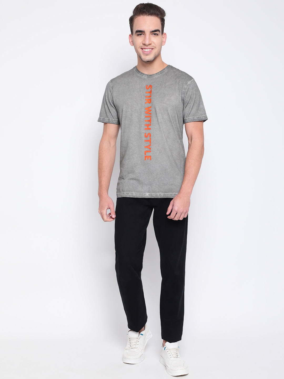 

Belliskey Men Grey & Orange Typography Printed T-shirt