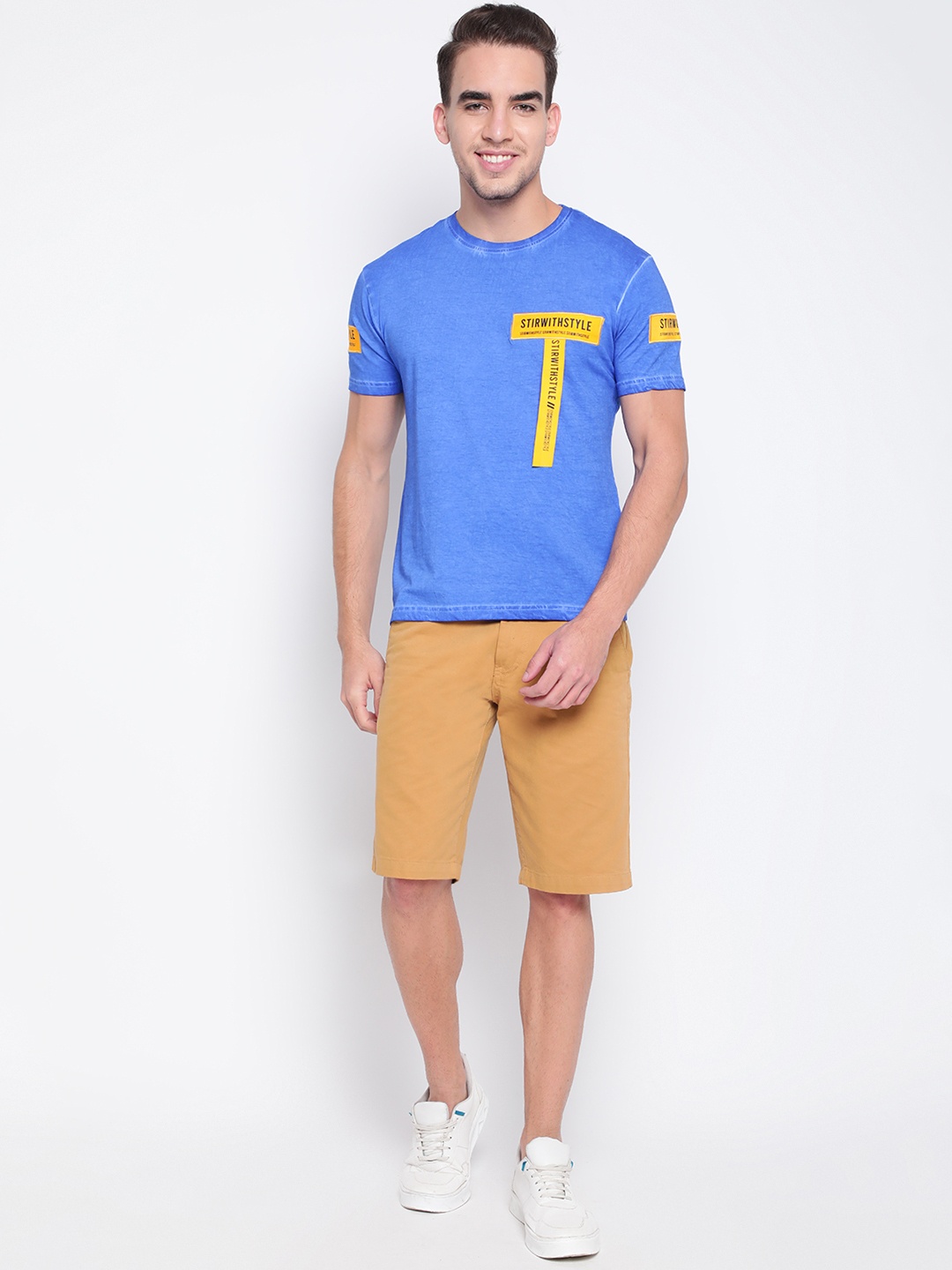 

Belliskey Men Blue & Yellow Typography Printed T-shirt