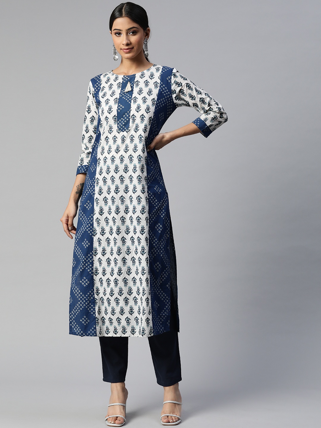 

SVARCHI Women Navy Blue & White Ethnic Motifs Printed Cotton Kurta