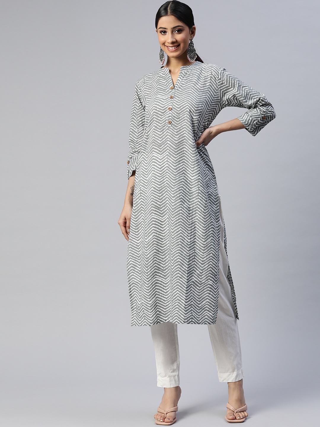 

SVARCHI Women Khaki & White Chevron Printed Cotton Kurta