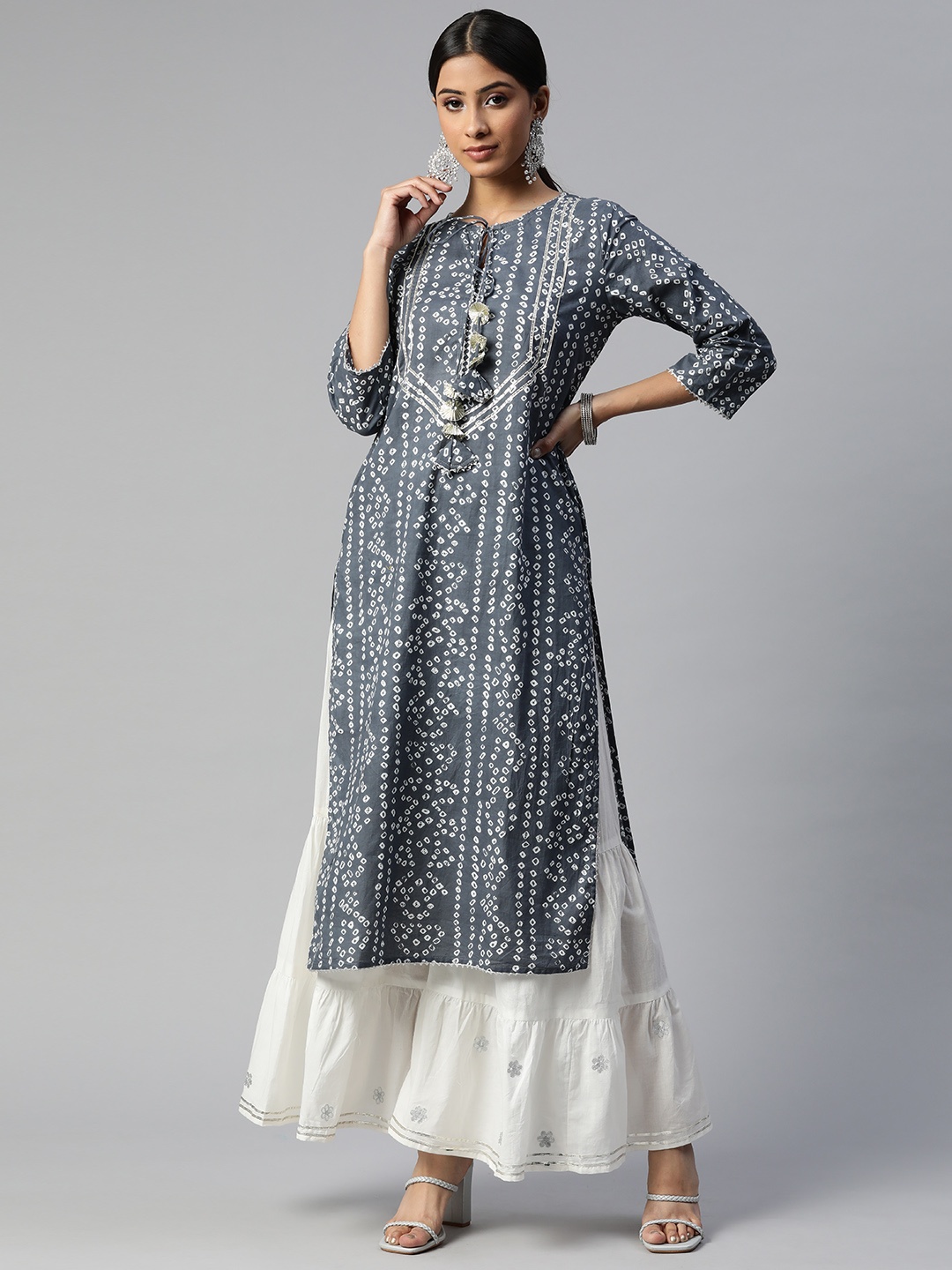 

SVARCHI Women Grey & White Bandhani Printed Gotta Patti Kurta with Sharara