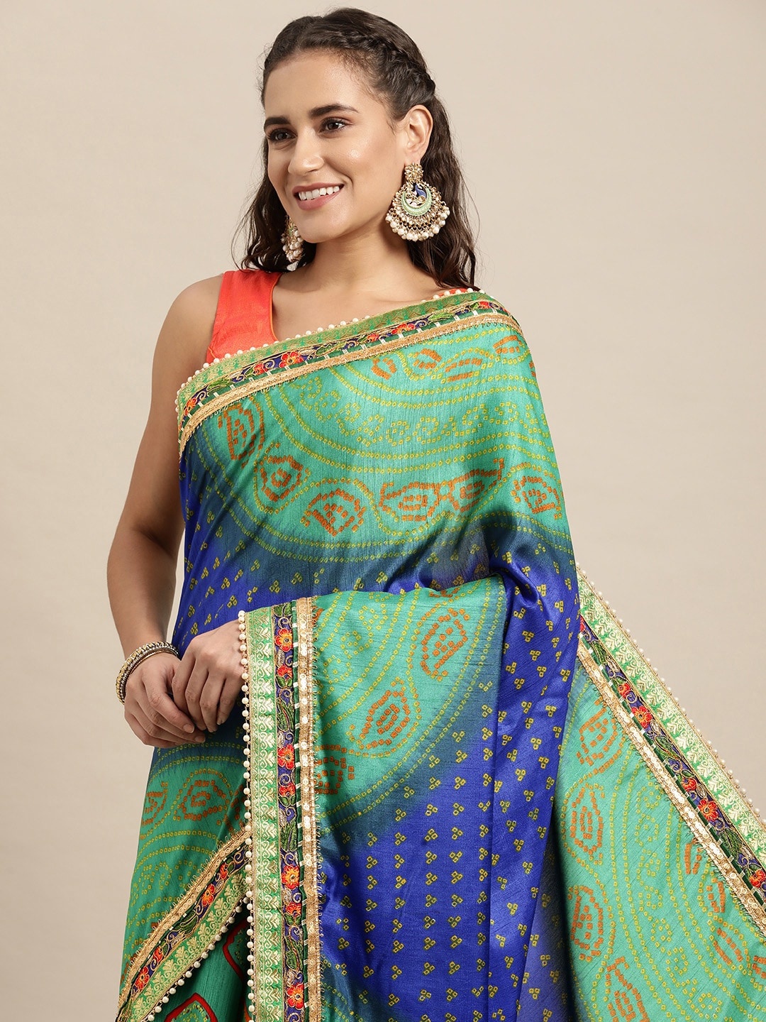 

VASTRANAND Blue & Green Sequinned Bandhani Saree