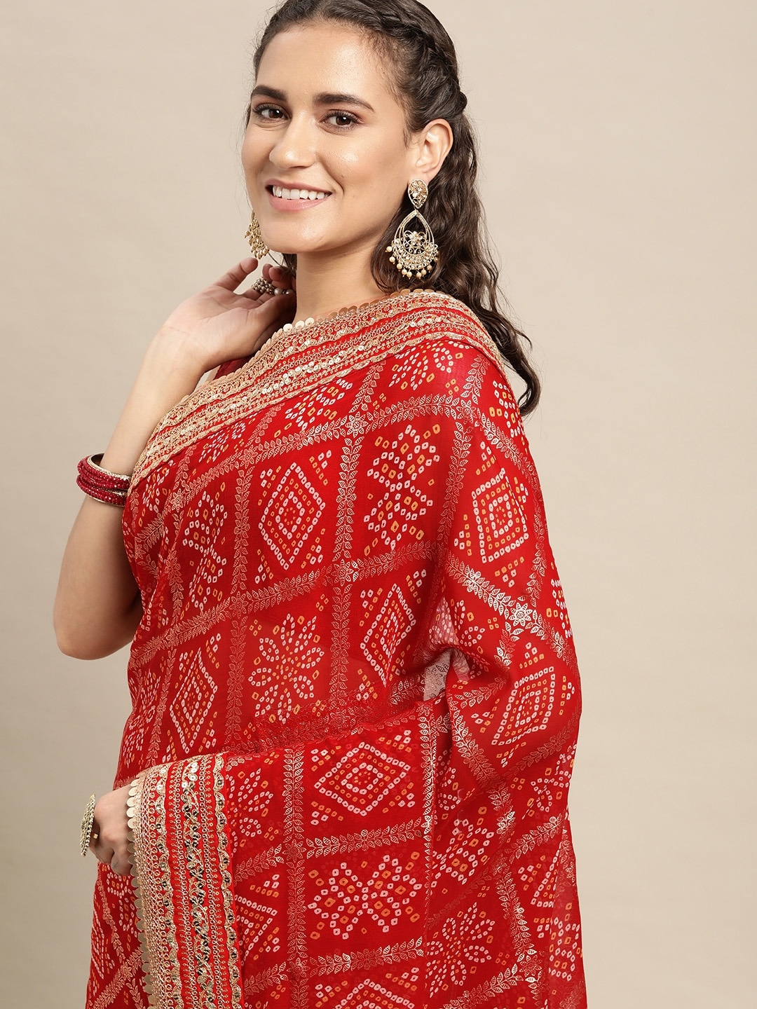 

VASTRANAND Red & White Sequinned Bandhani Saree