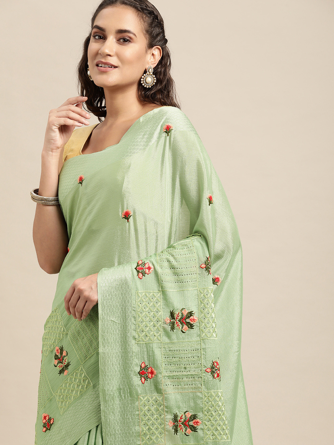 

VASTRANAND Green Woven Design Embroidered Saree