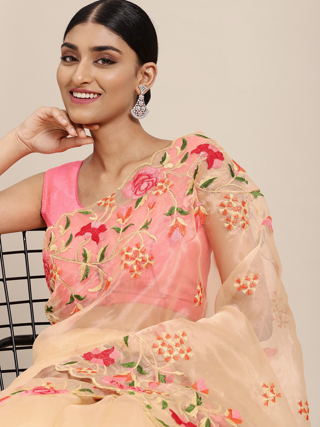

VASTRANAND Cream-Coloured & Pink Embroidered Floral Organza Saree