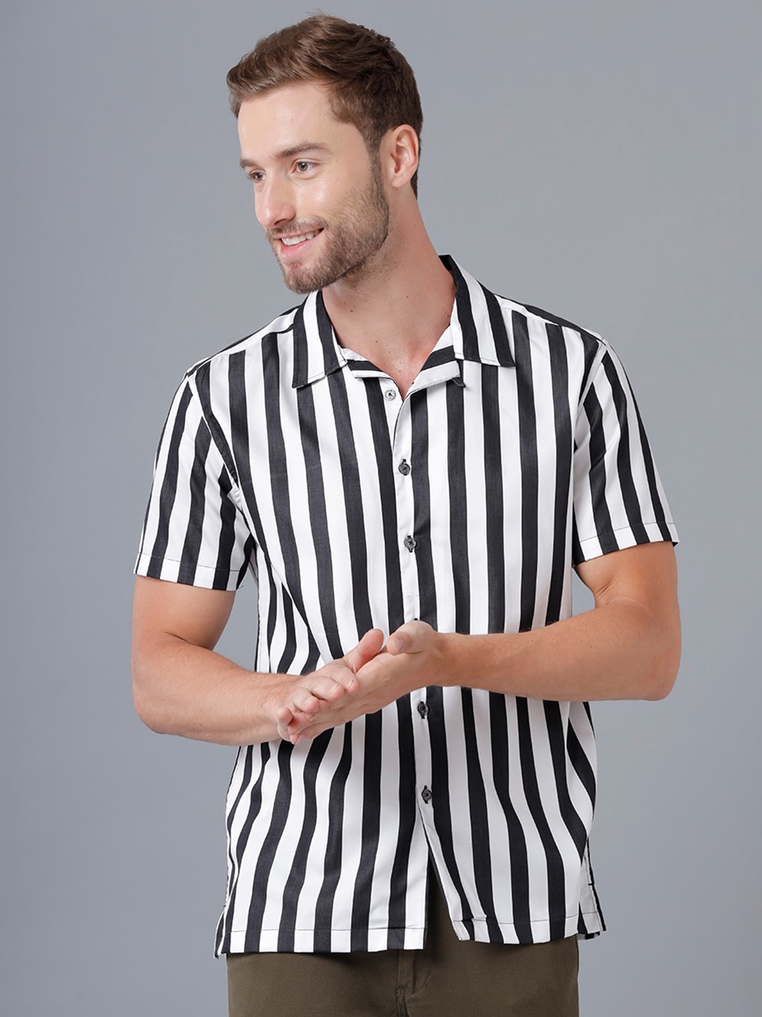

YOVISH Men White Smart Slim Fit Striped Cotton Casual Shirt
