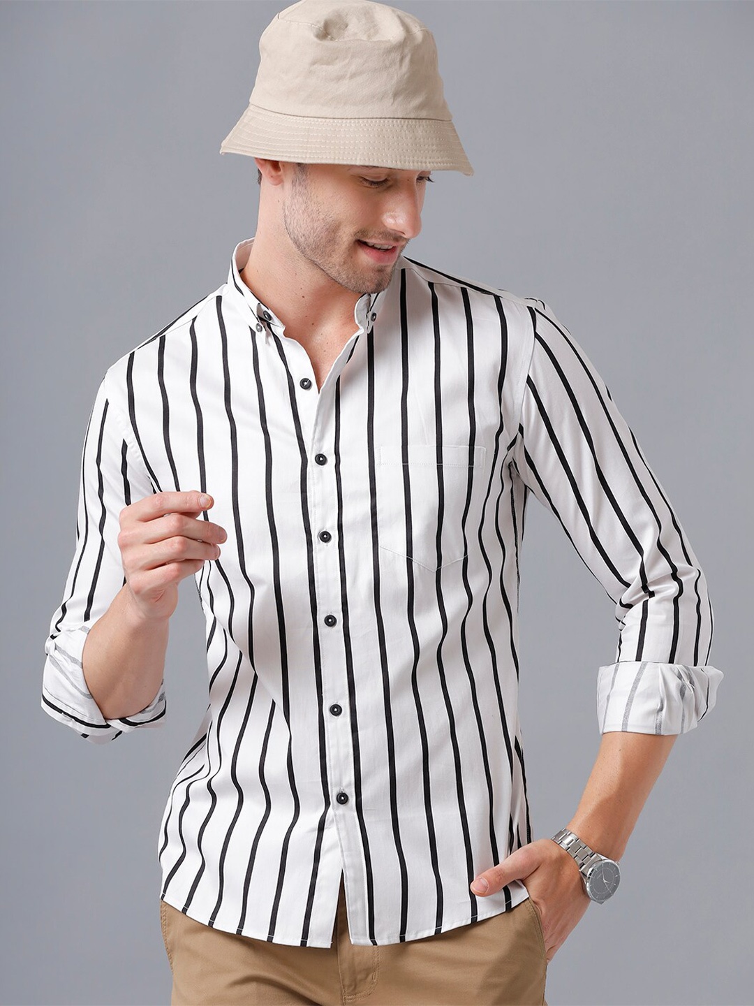 

YOVISH Men White & Black Smart Slim Fit Striped Casual Shirt