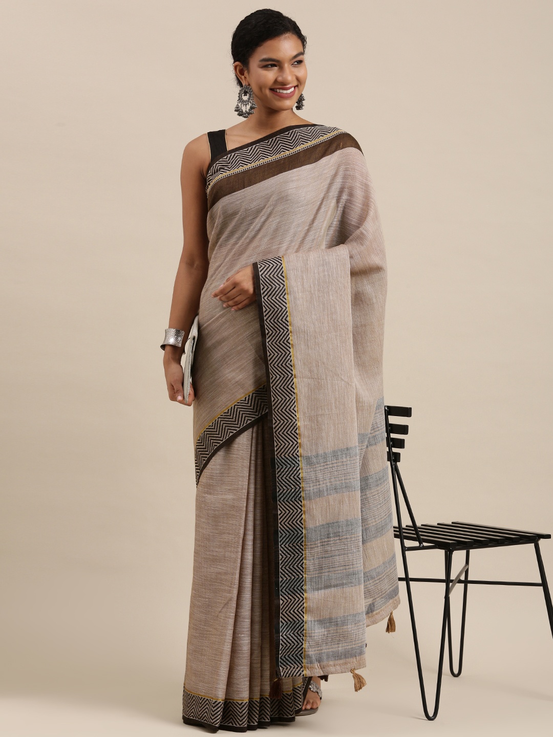 

SANGAM PRINTS Taupe Solid Pure Linen Saree