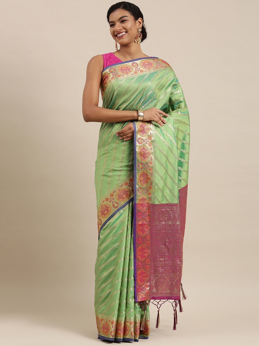 

SANGAM PRINTS Green Woven Design Banarasi Silk Saree