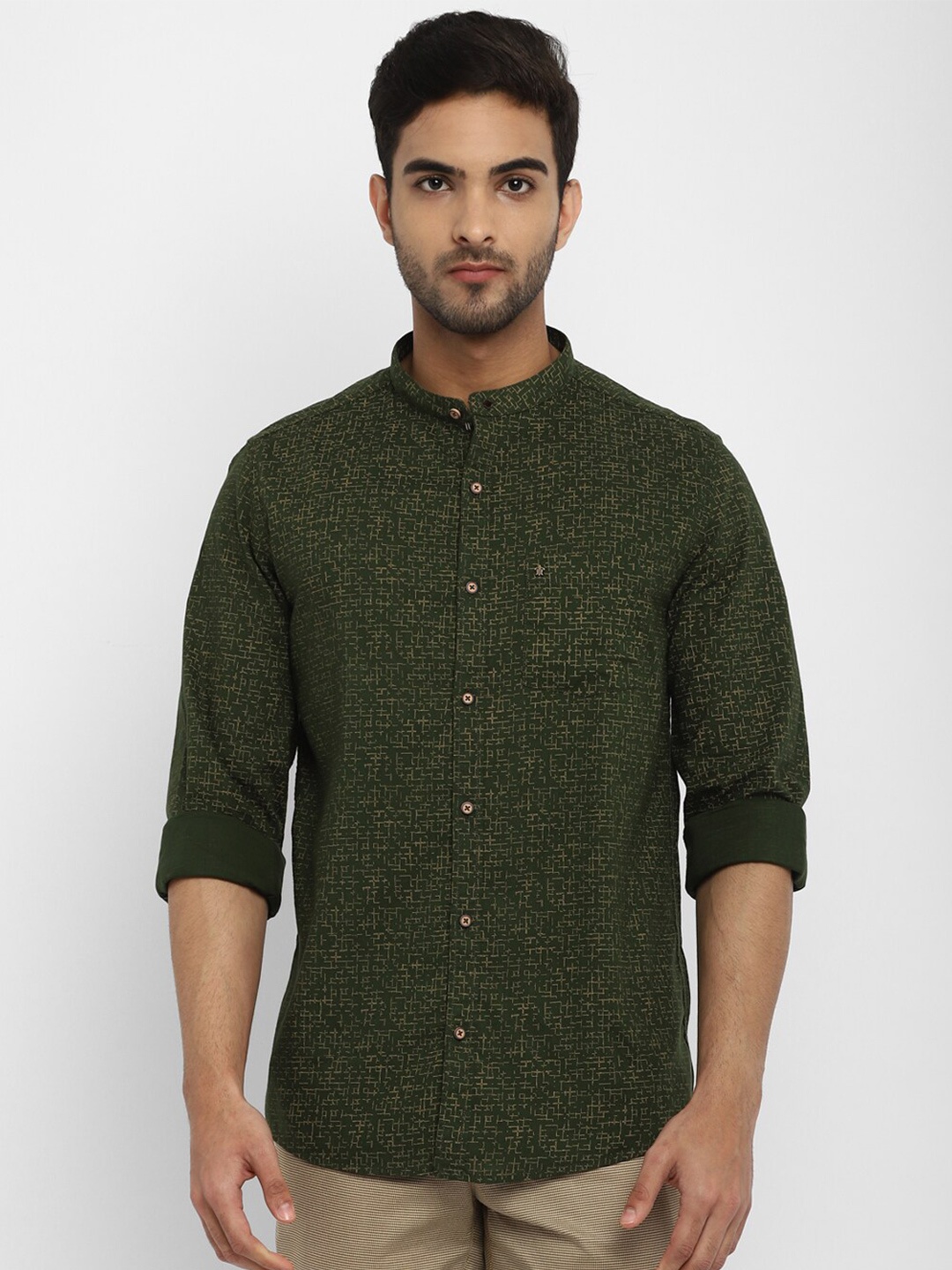 

Turtle Men Olive Green Slim Fit Printed Casual Shirt