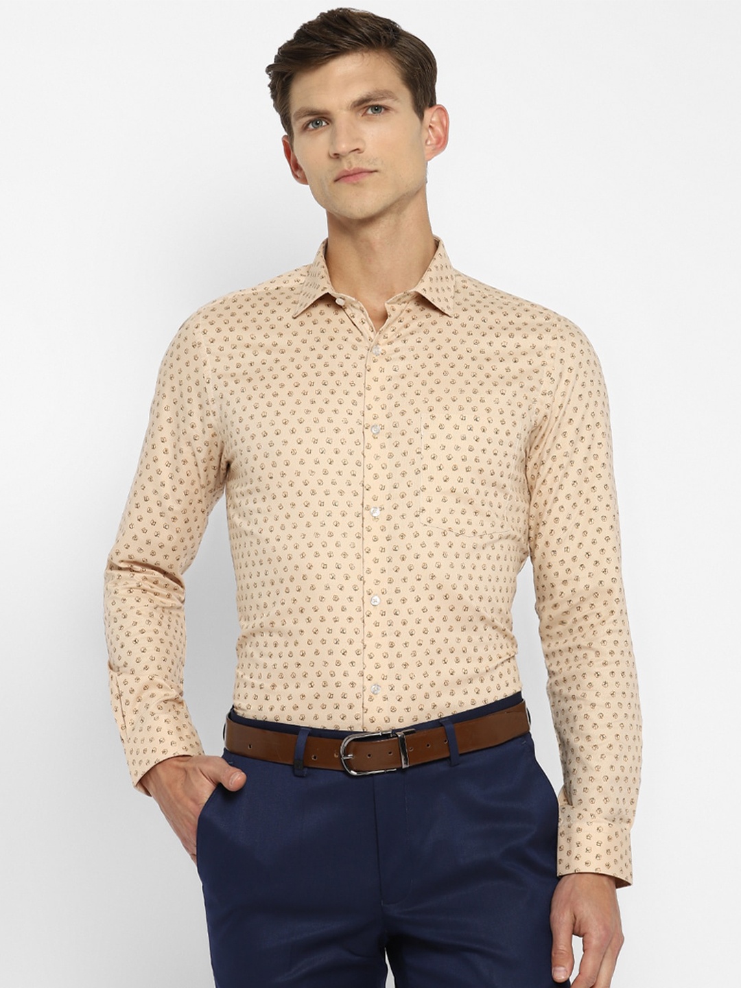 

Turtle Men Beige Slim Fit Micro Ditsy Printed Cotton Casual Shirt