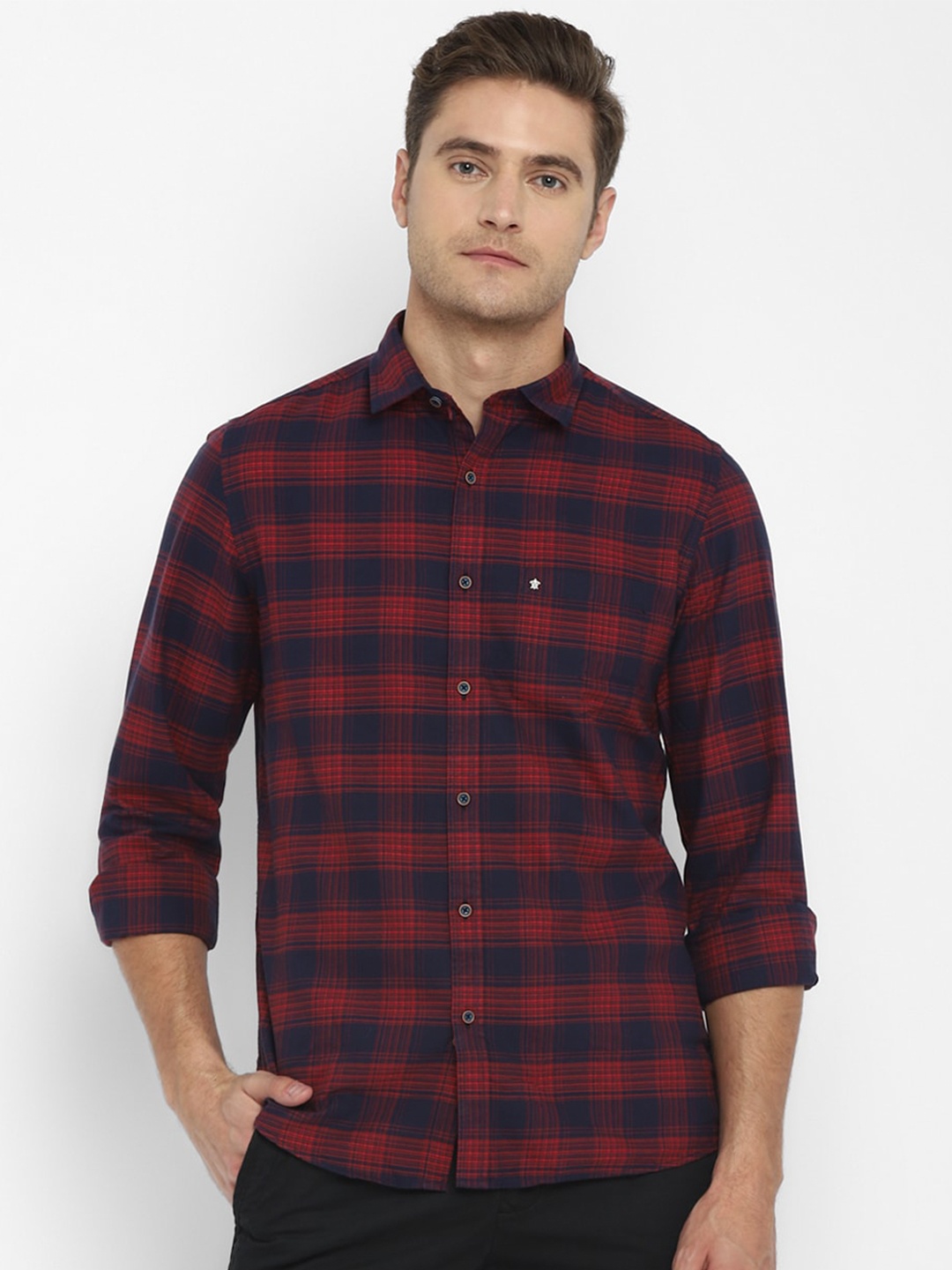 

Turtle Men Red Slim Fit Checked Cotton Casual Shirt