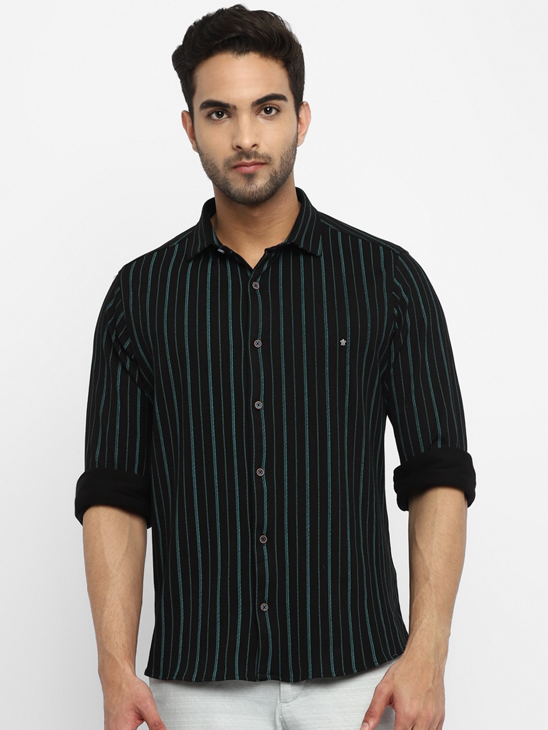 

Turtle Men Black Skinny Fit Striped Cotton Casual Shirt