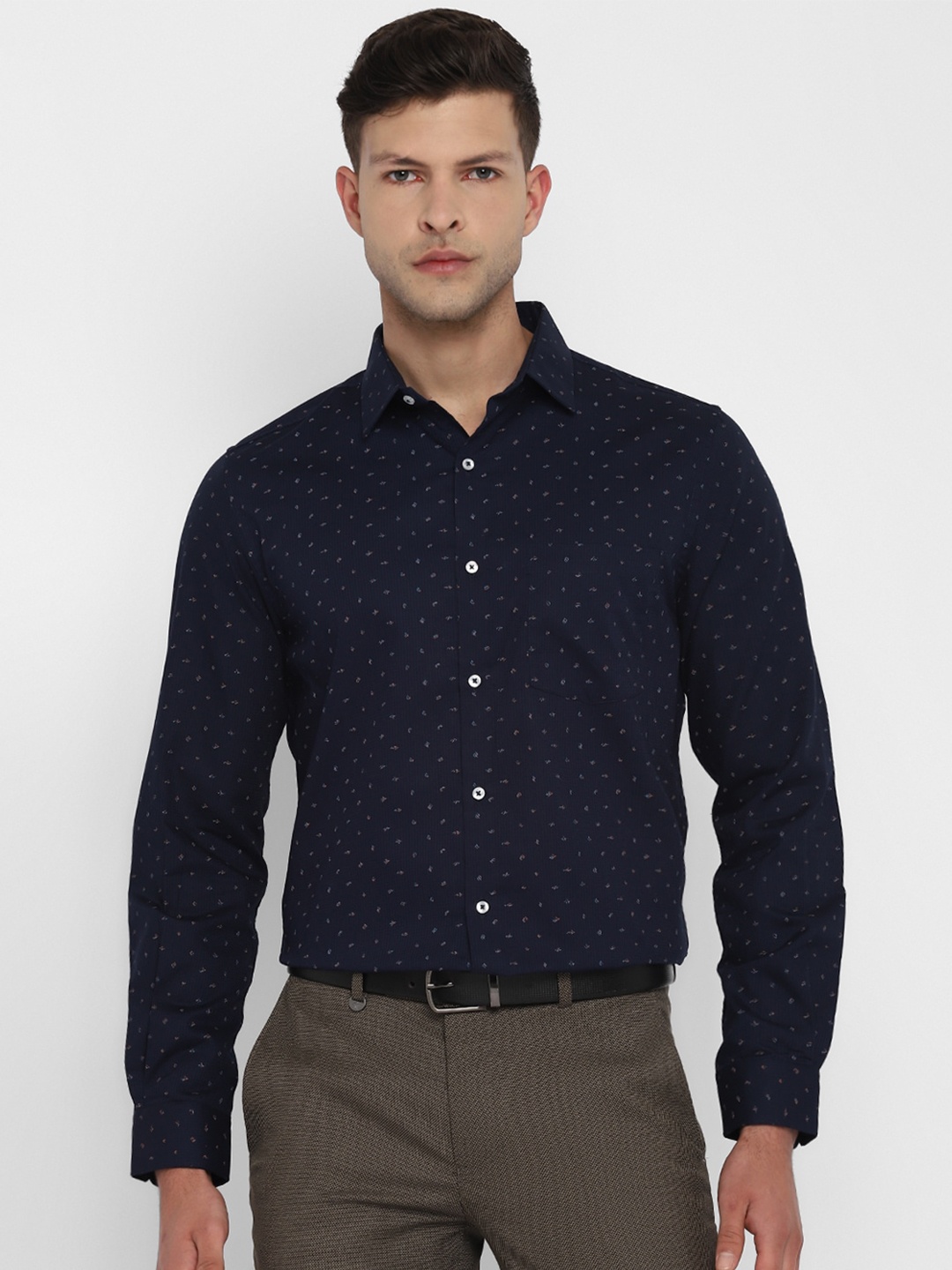 

Turtle Men Navy Blue Slim Fit Micro Ditsy Printed Cotton Casual Shirt