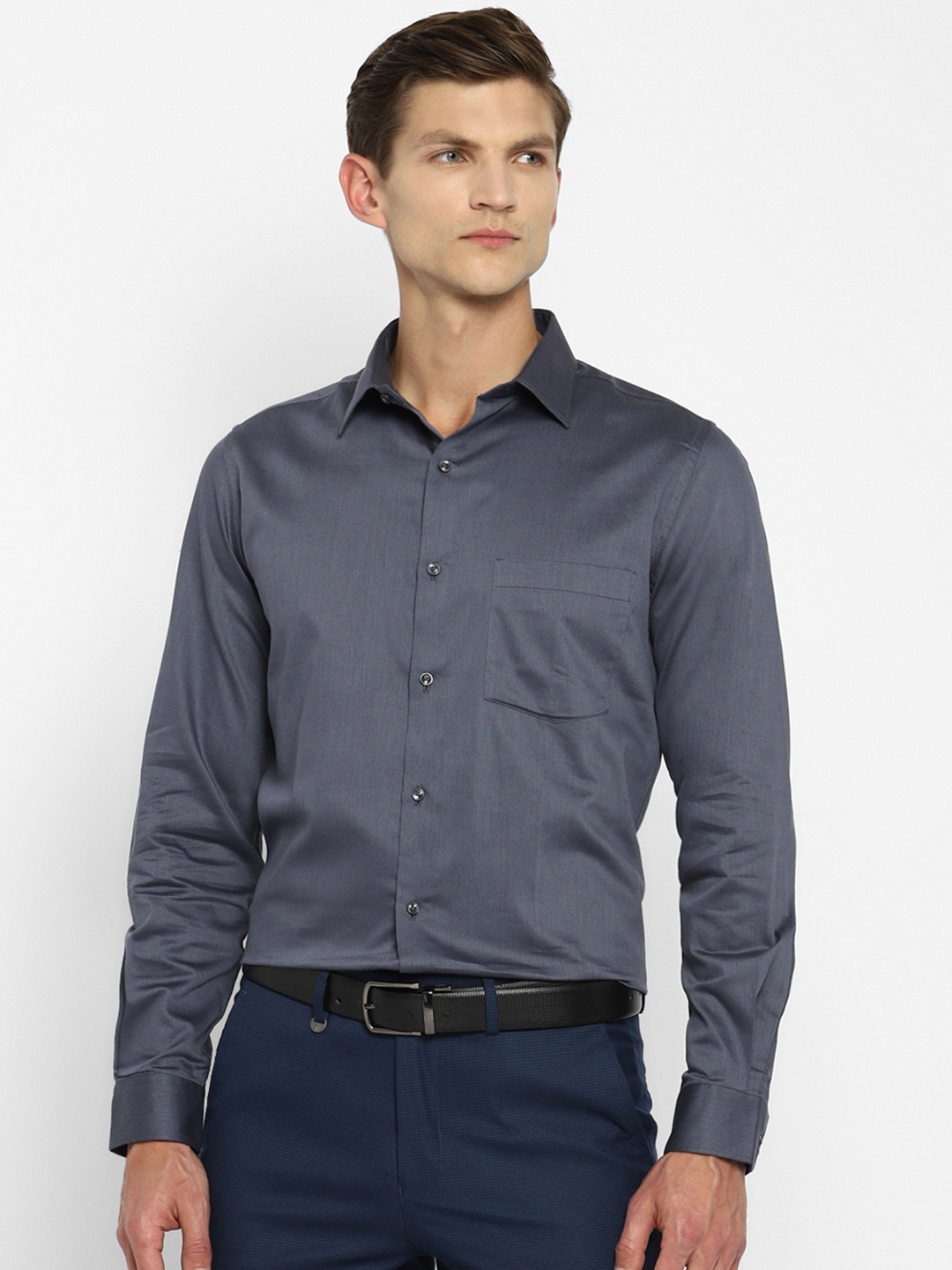 

Turtle Men Charcoal Slim Fit Textured Cotton Casual Shirt