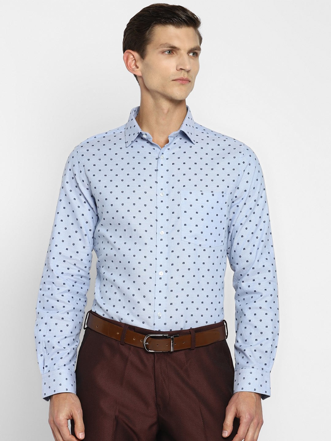 

Turtle Men Blue Slim Fit Conversational Printed Cotton Casual Shirt