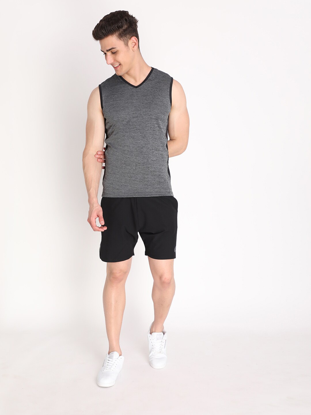 

CHKOKKO Men Grey Melange & Black T-shirt with Shorts