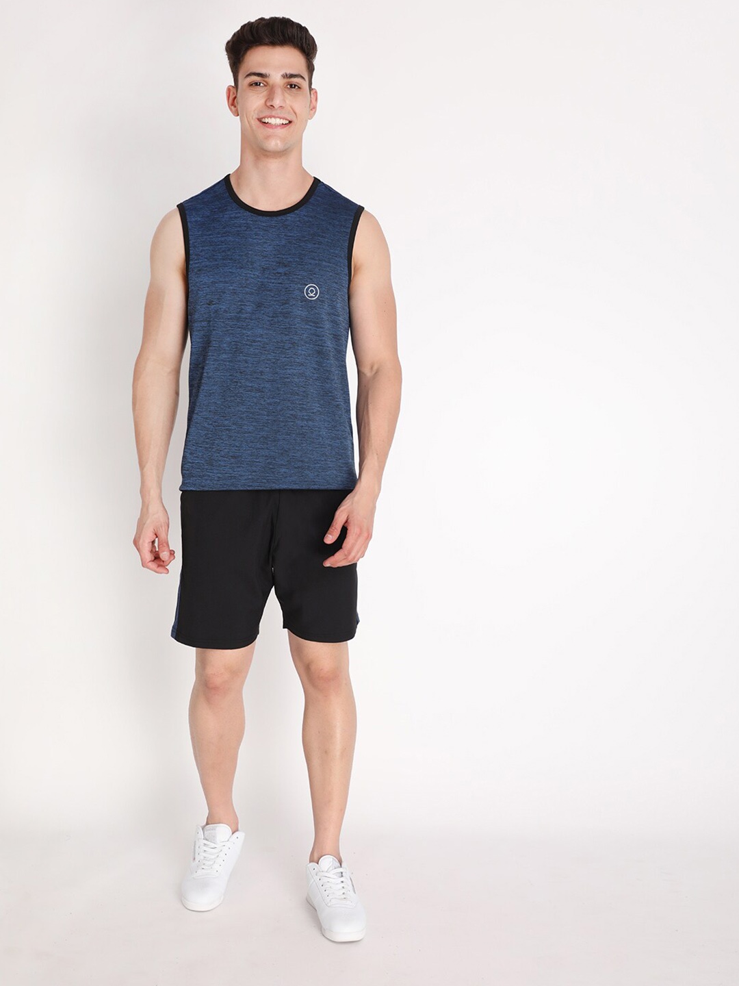 

CHKOKKO Men Blue & Black Solid T-shirt with Shorts