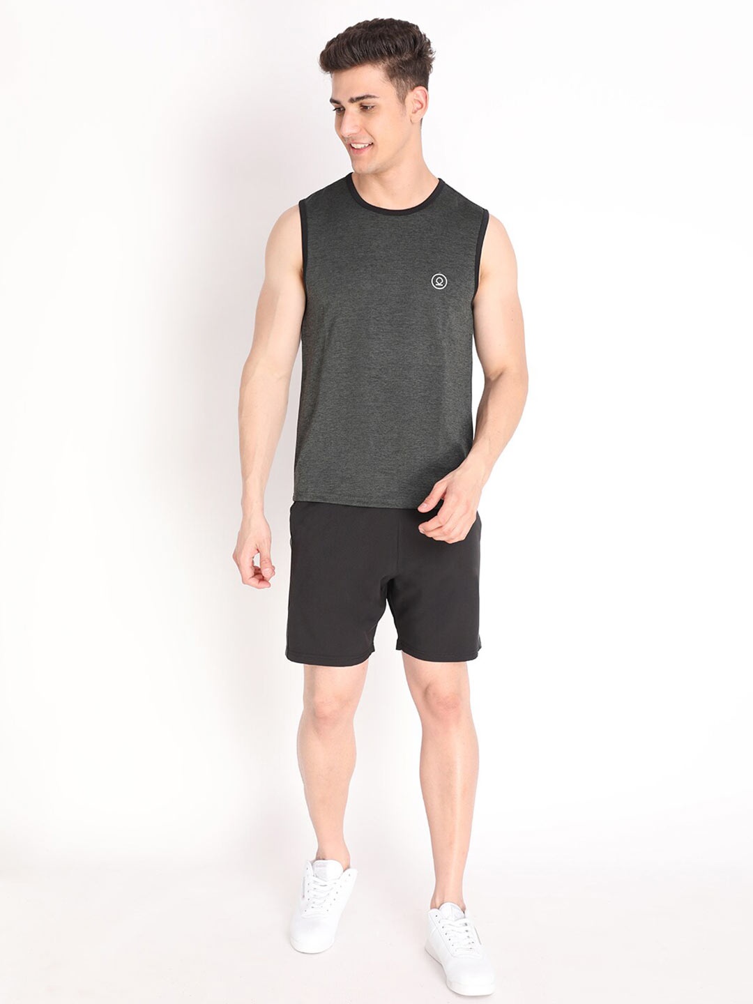 

CHKOKKO Men Olive & Black Sleeveless Workout Sports Co-ords