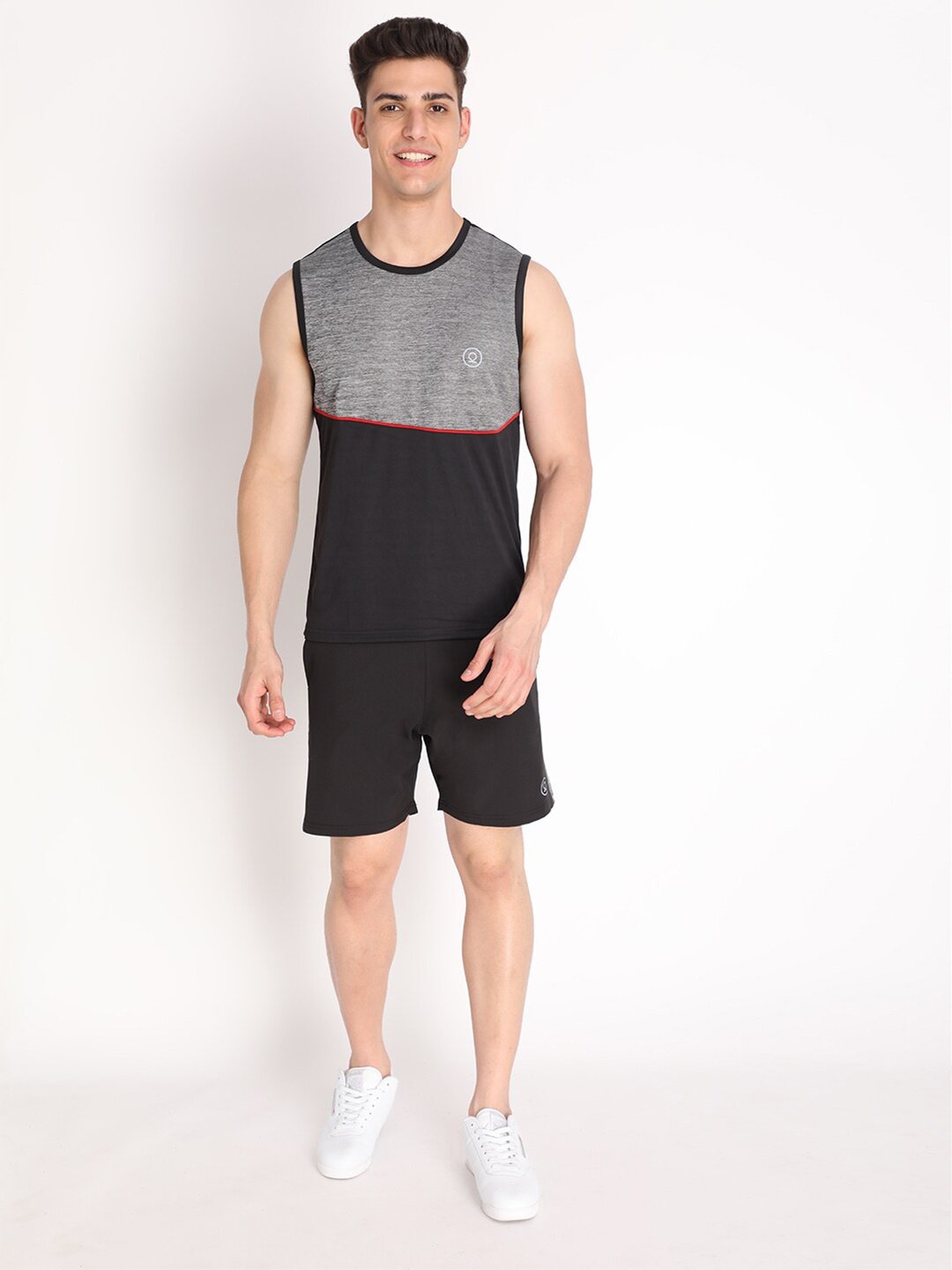 

CHKOKKO Men Grey & Black T-shirt with Shorts