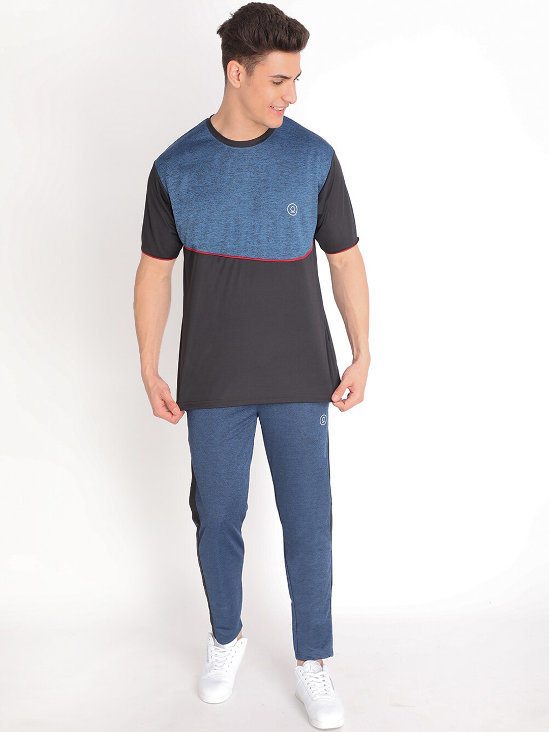 

Chkokko Men Blue & Black Colorblocked Tracksuit