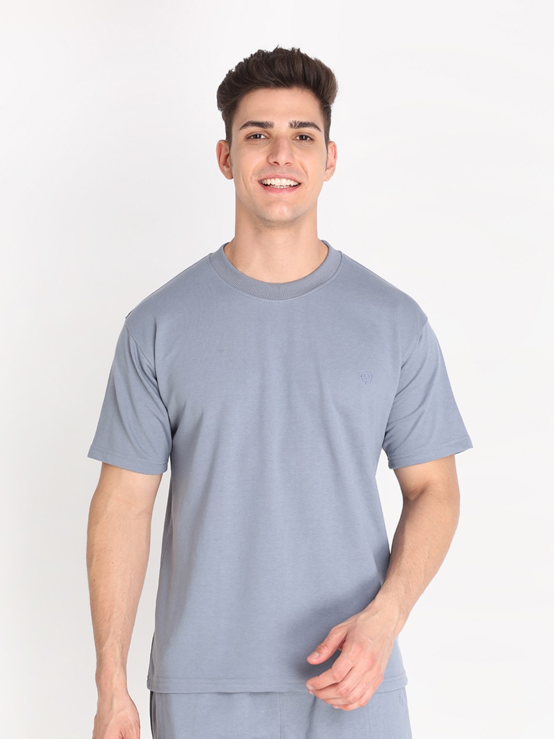 

Chkokko Men Grey Solid Relaxed Fit Cotton Outdoor T-shirt