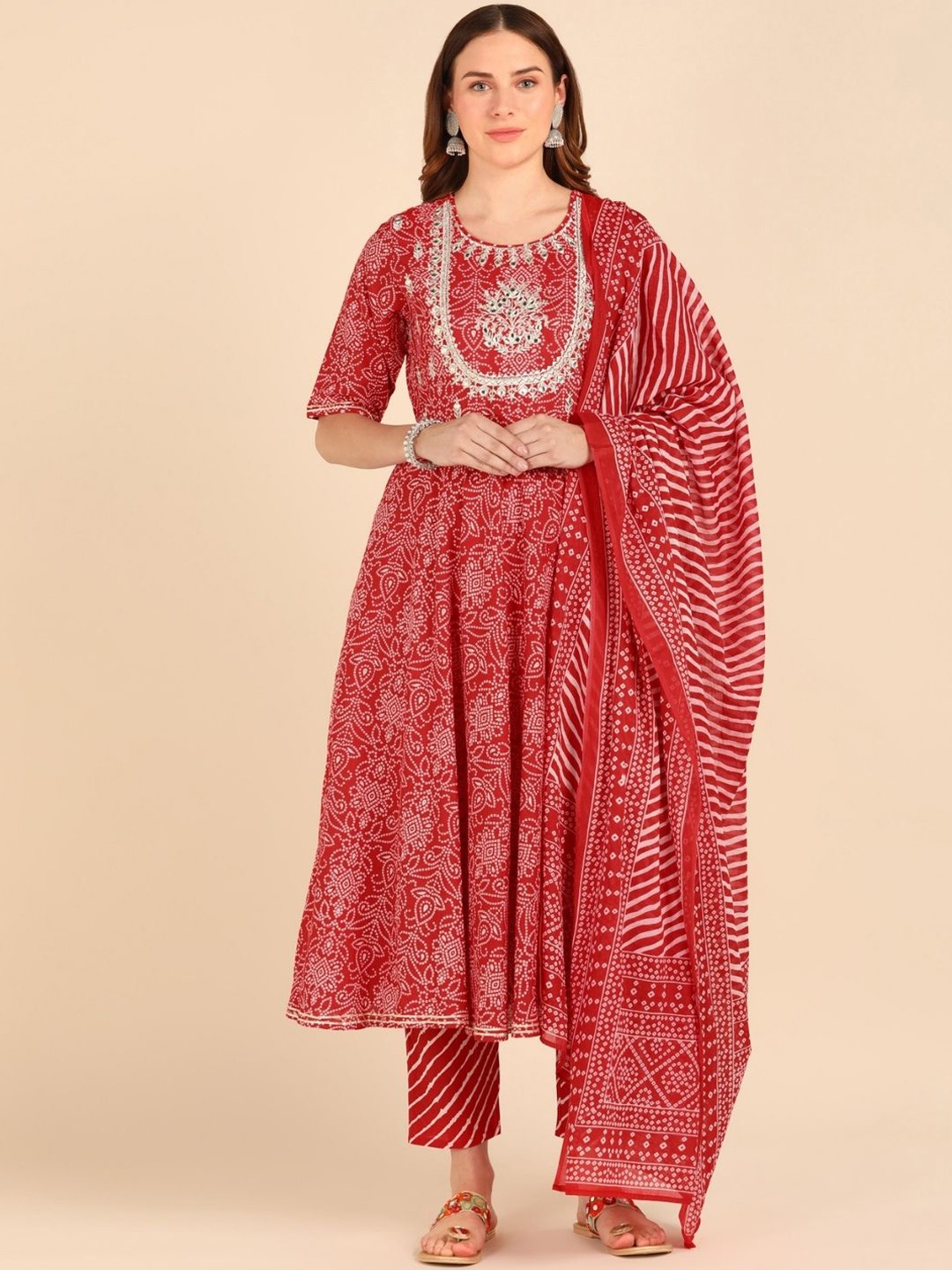 

VEDANA Women Maroon Bandhani Printed Pleated Mirror Work Pure Cotton Kurta with Trousers & With Dupatta