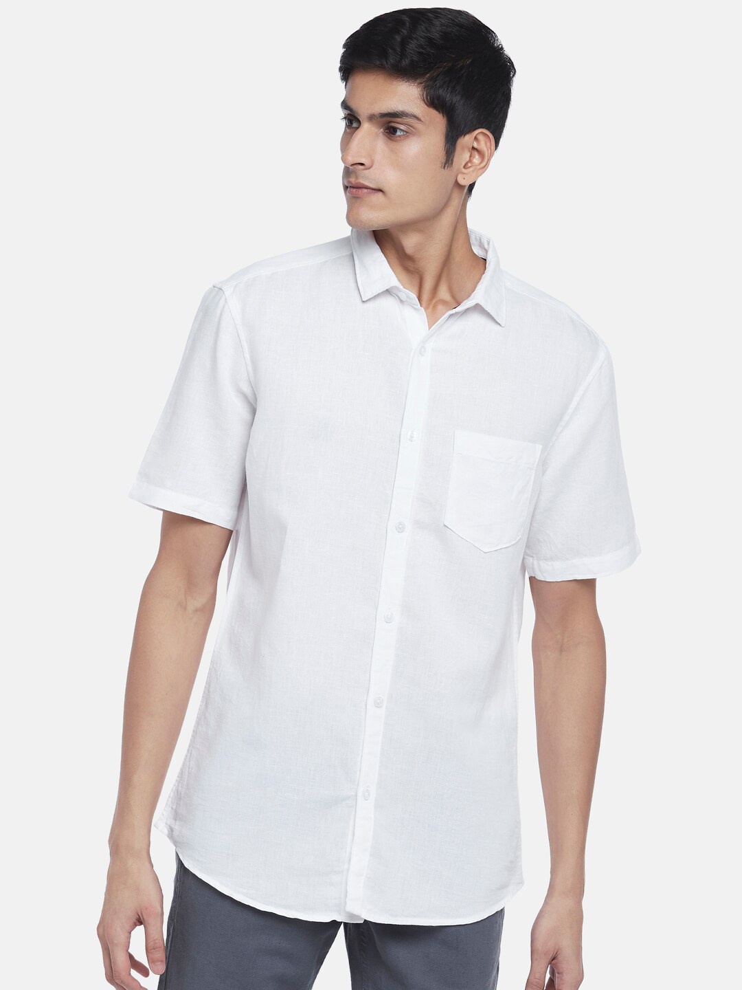 

BYFORD by Pantaloons Men White Sport Slim Fit Casual Shirt