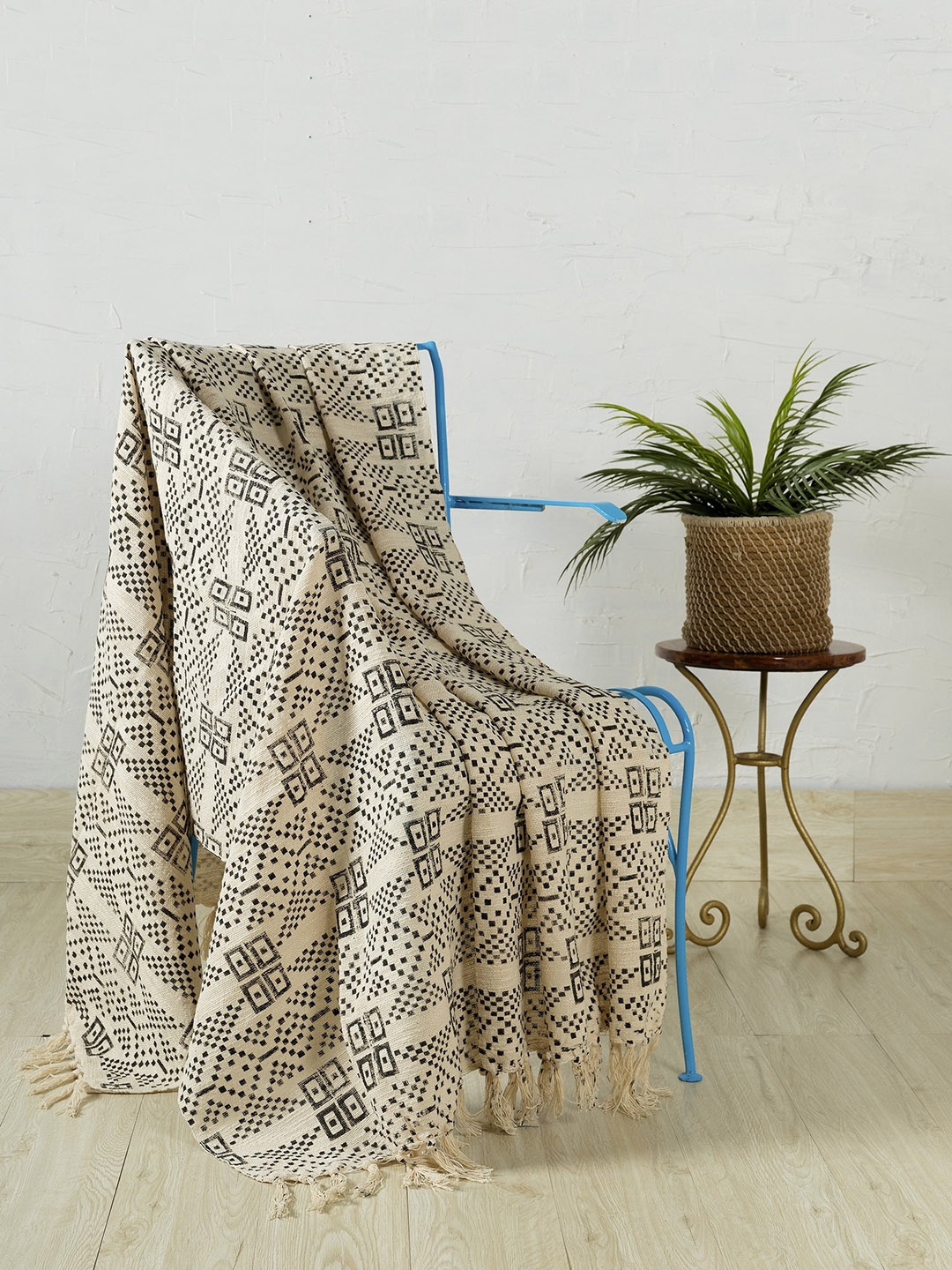 

HANDICRAFT PALACE Off-White & black Hand-Block Printed Cotton Throw