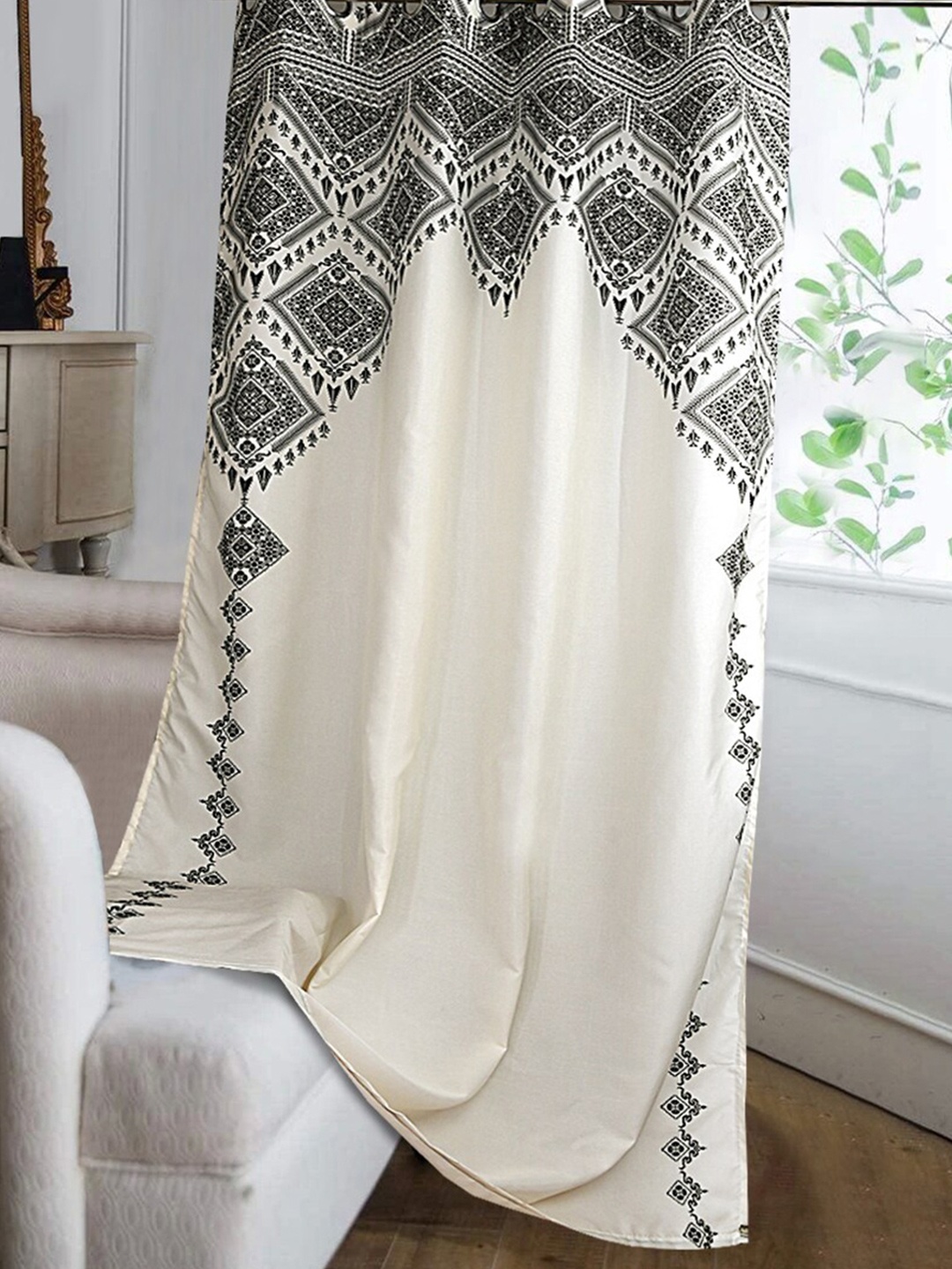 

Cortina Beige & Grey Floral Door Curtain