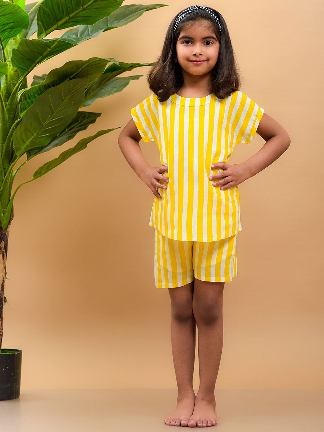 

misbis Girls Yellow & White Striped Night suit