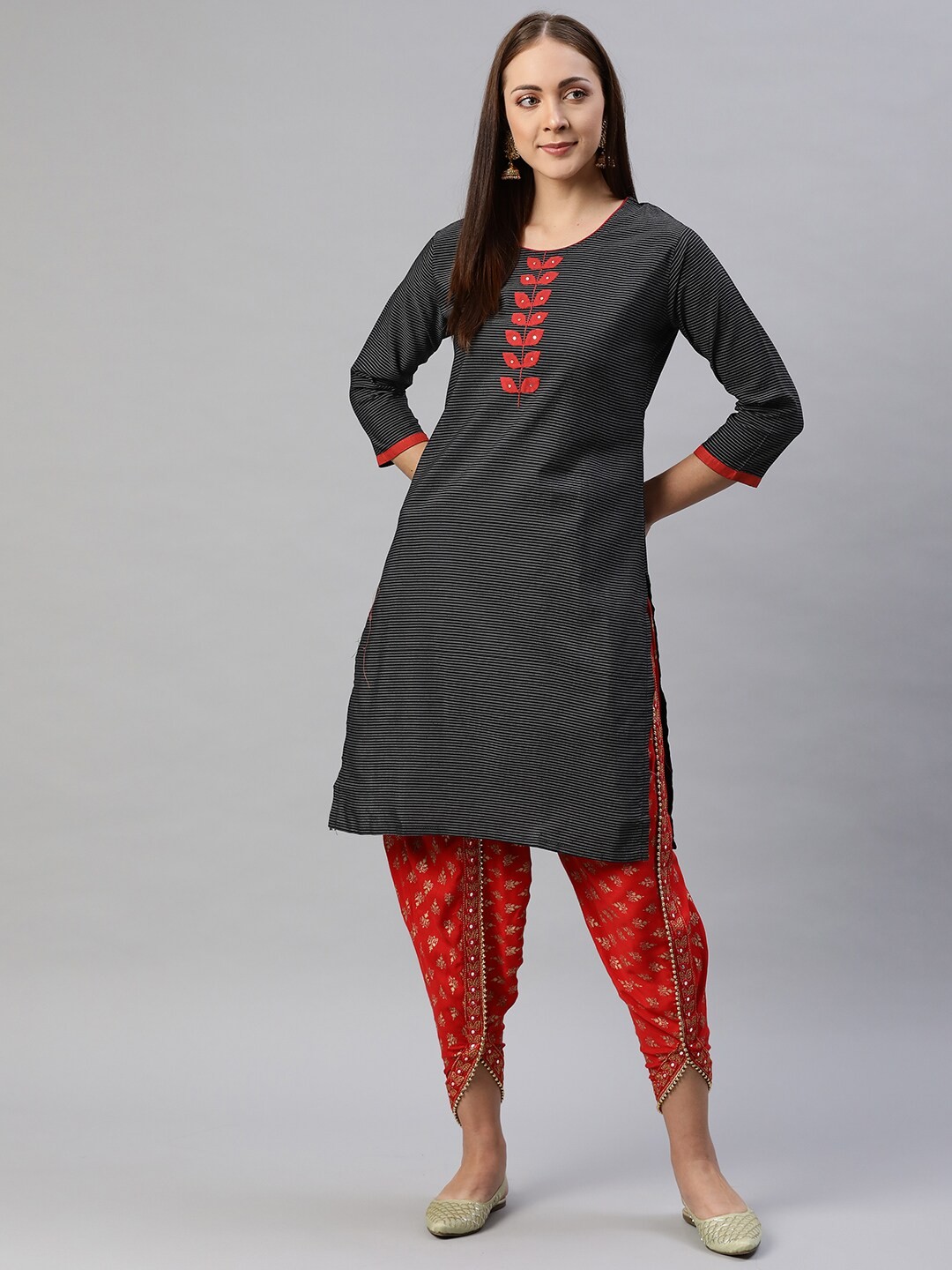 

Aarika Women Black Striped Kurta