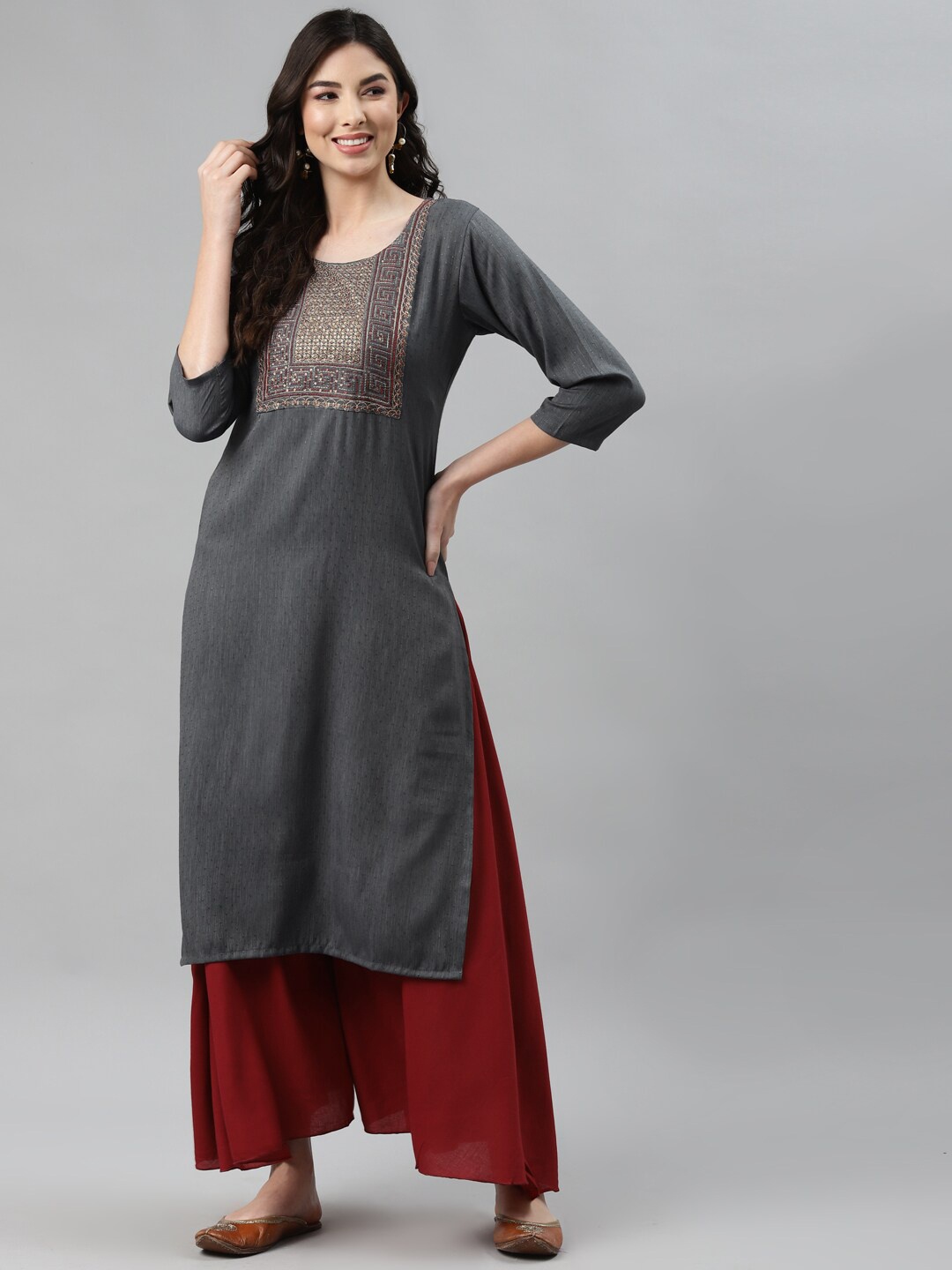 

Aarika Women Grey & Gold-Toned Embroidered Cotton Thread Work Straight Kurta