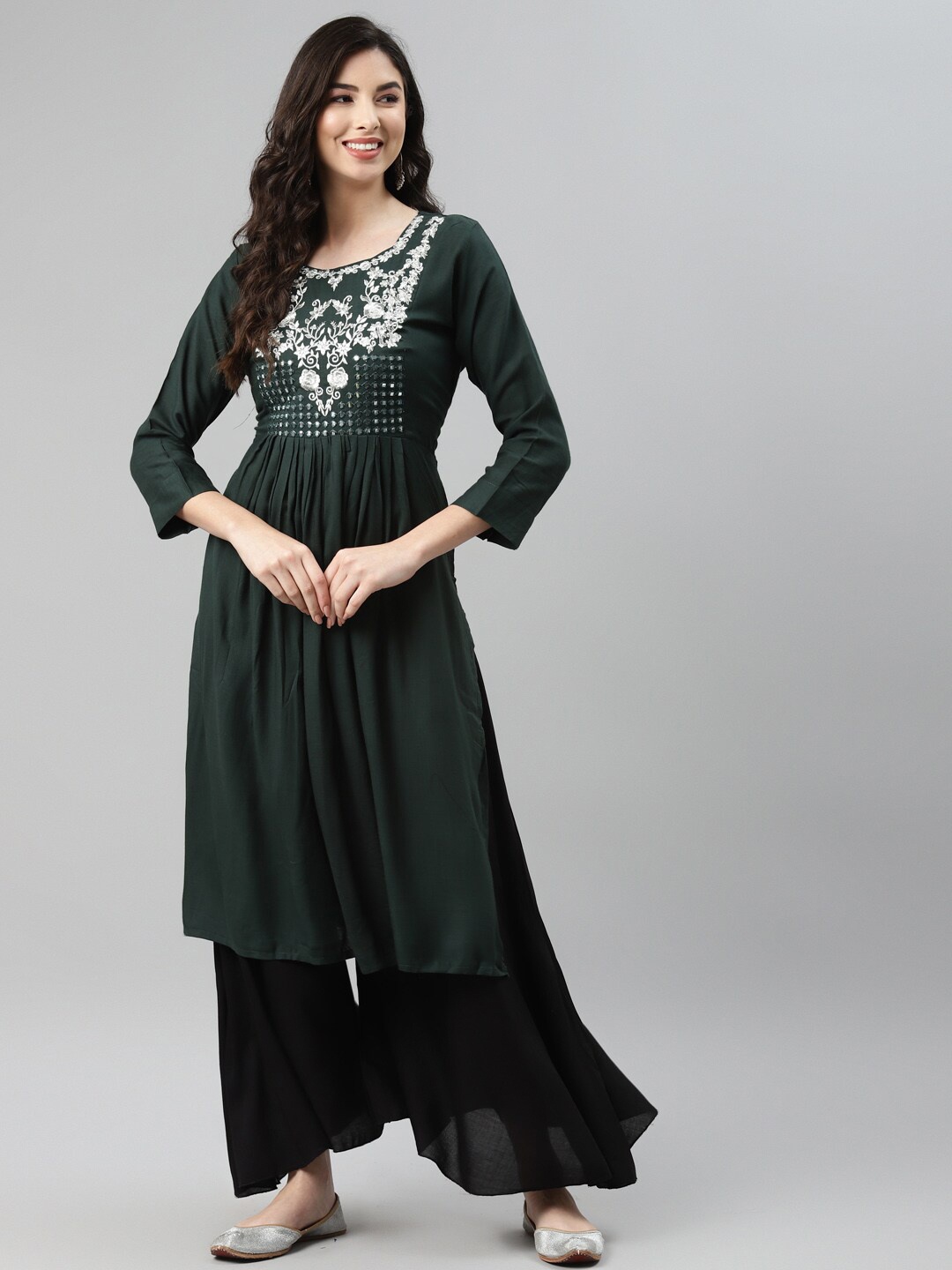 

Aarika Women Green Floral Embroidered Thread Work Pure Cotton Kurta