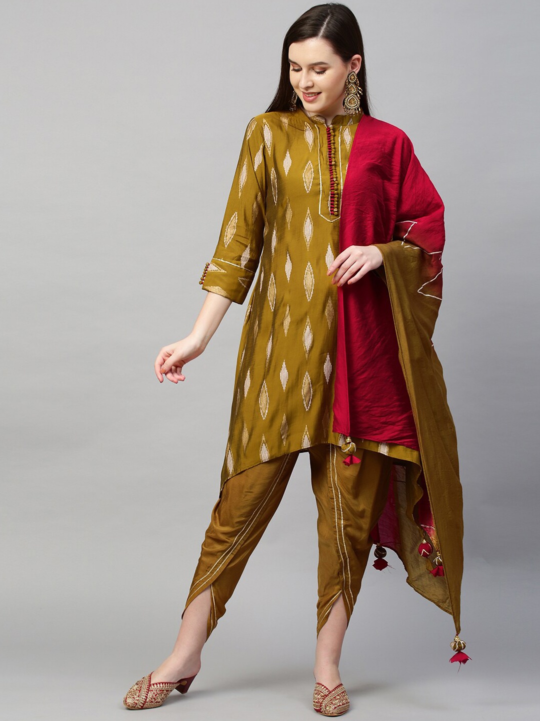 

FASHOR Women Yellow Ethnic Motifs Gotta Patti Kurta with Trousers