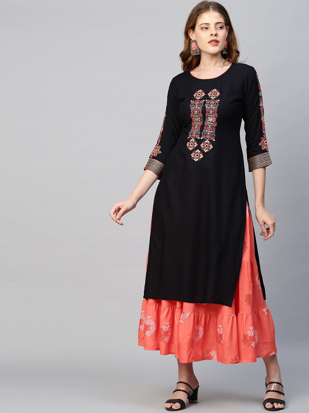 

FASHOR Women Black Floral Embroidered Kurta with Skirt