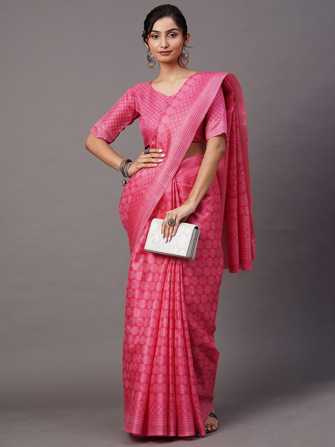 

Mitera Pink & White Ethnic Motifs Printed Silk Blend Bagh Saree