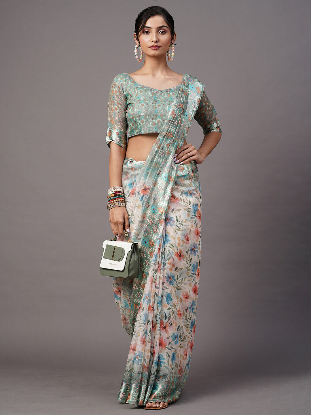 

Mitera Off-White & Green Floral Printed Banarasi Saree