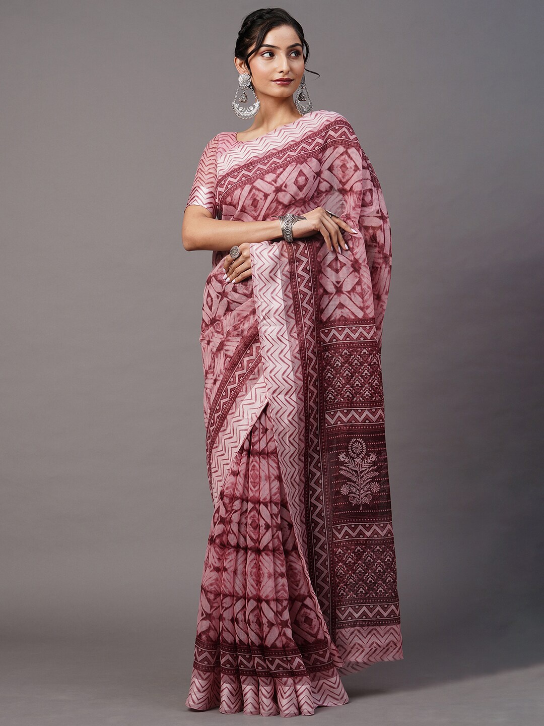 

Mitera Magenta & White Ikat Cotton Blend Saree