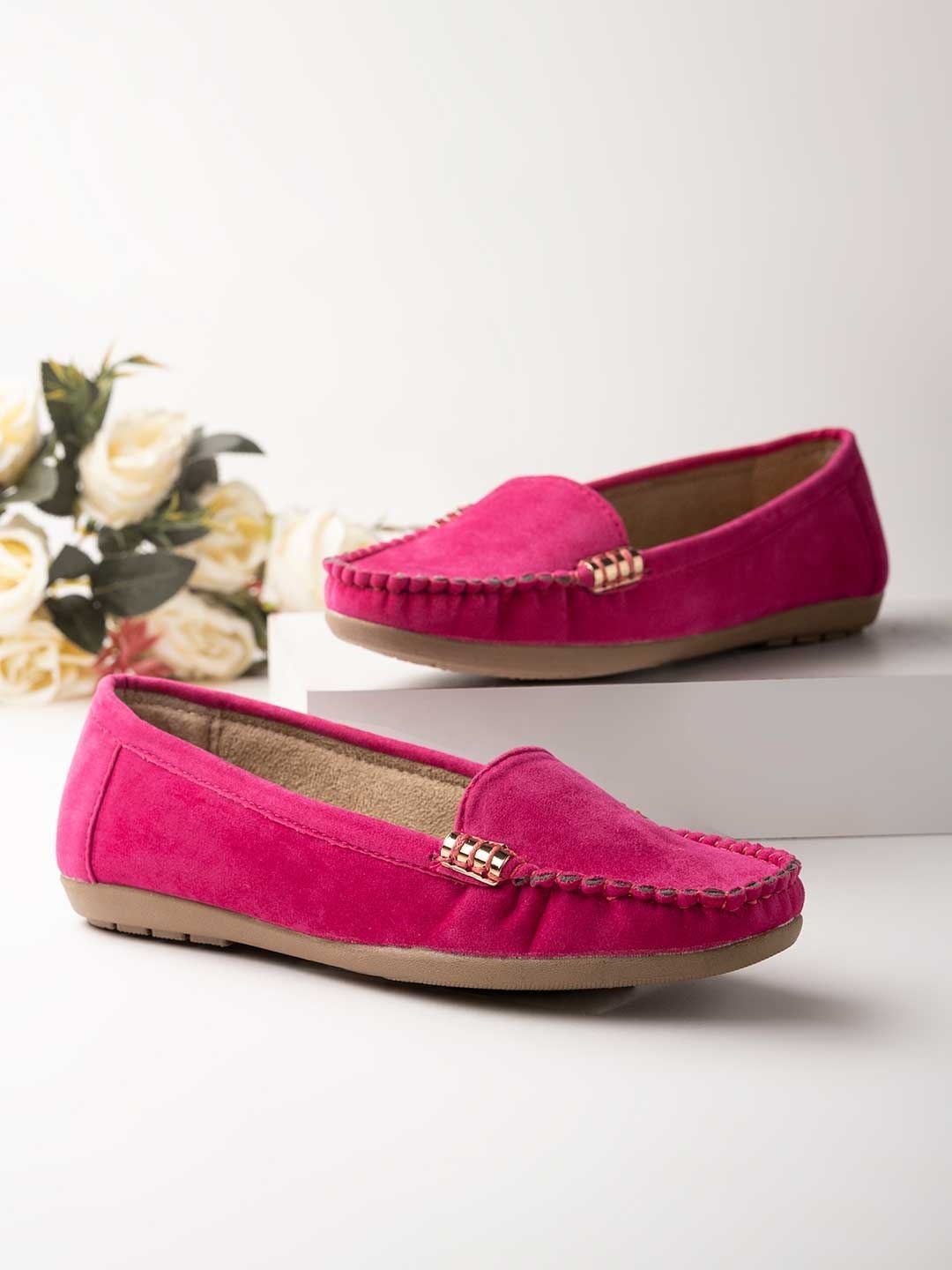 

Shoetopia Girls Pink Solid Lightweight Loafers