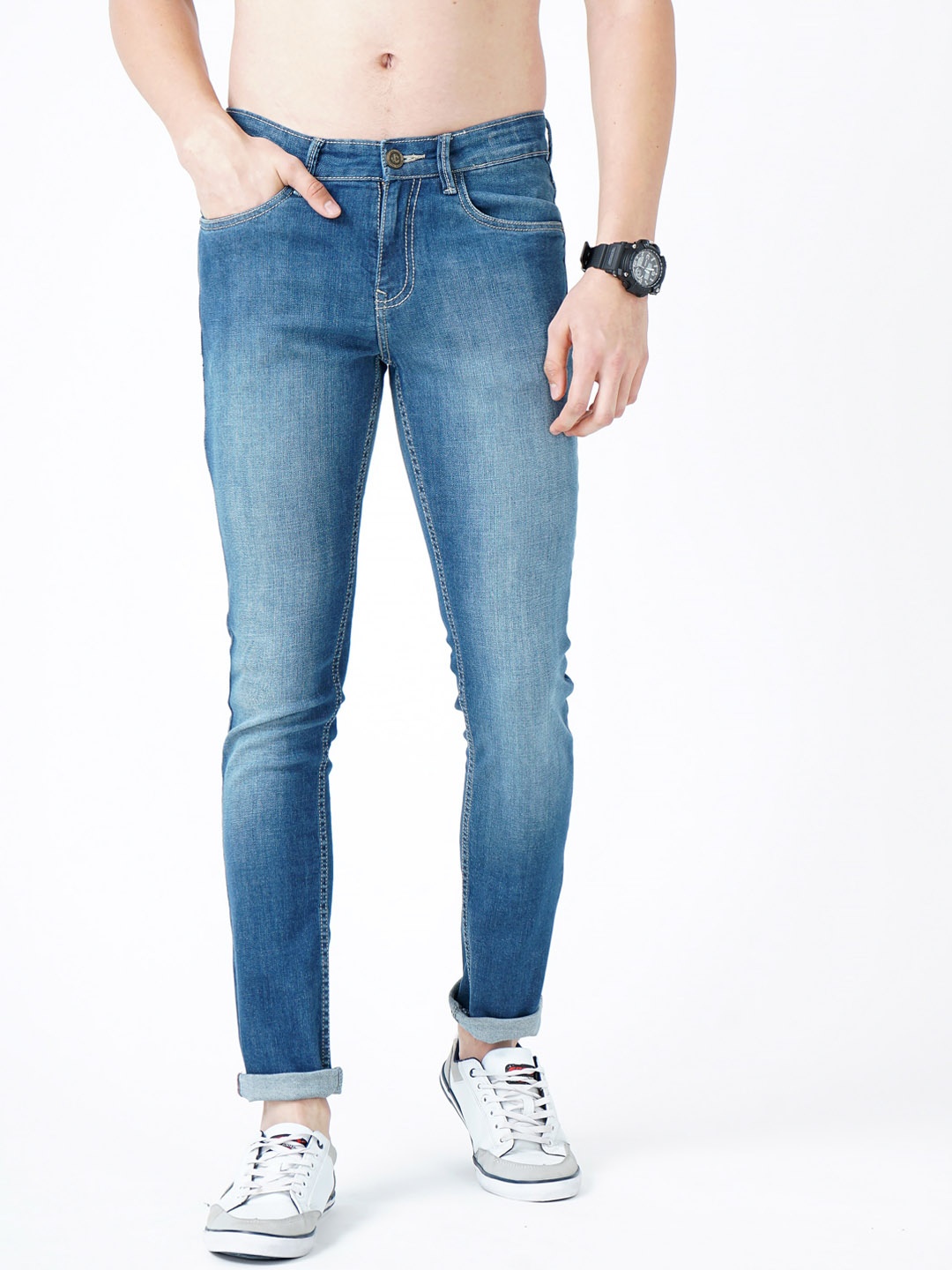 

Jean Cafe Men Blue Jean Slim Fit Mildly Distressed Light Fade Stretchable Jeans