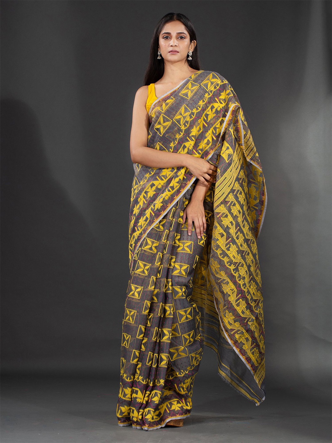 

Charukriti Women Grey & Yellow Silk Cotton Soft Jamdani Sarees