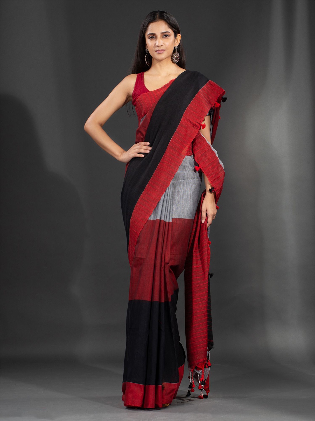 

Charukriti Red & Black Colourblocked Pure Cotton Saree