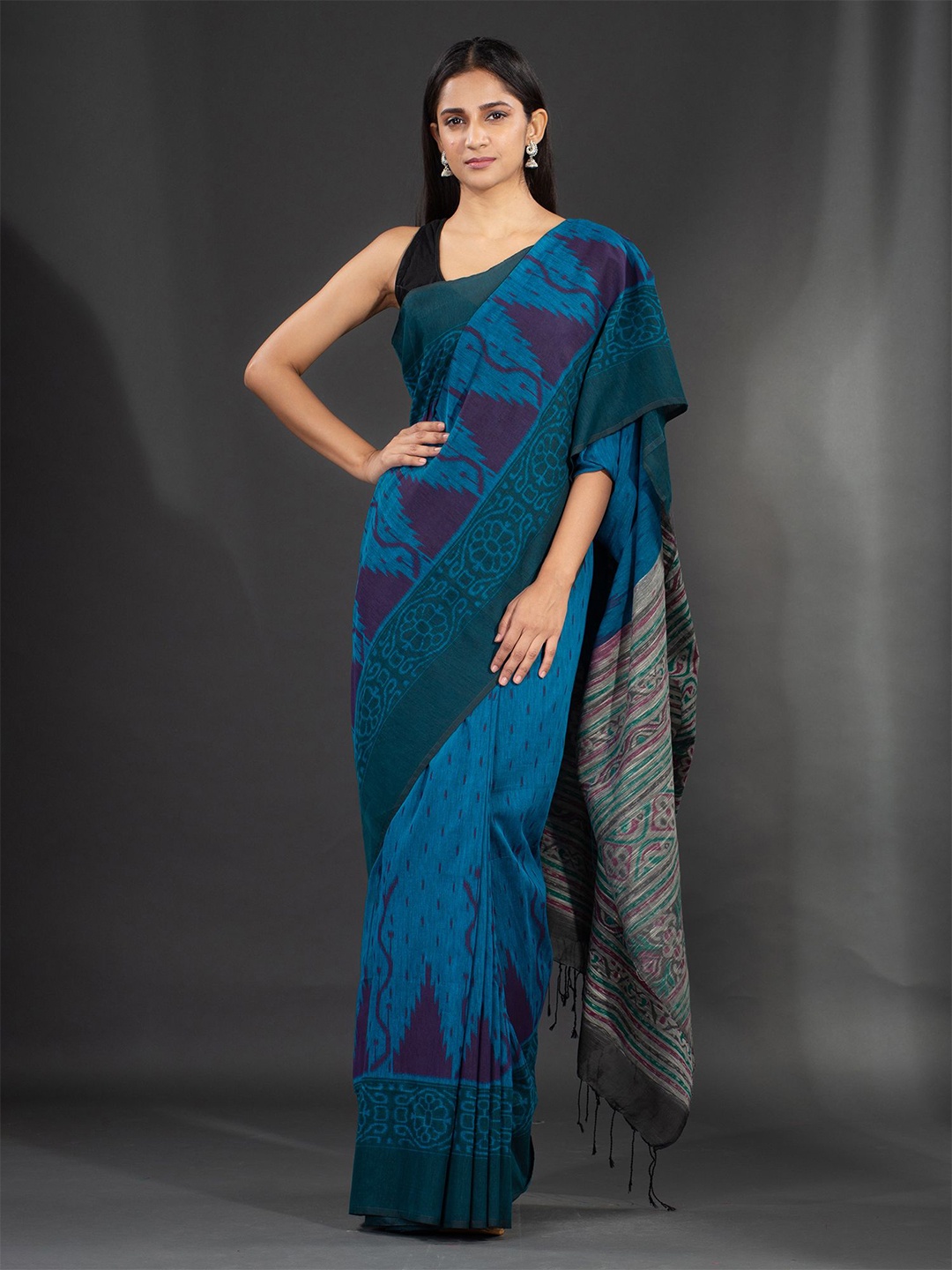 

Charukriti Blue & Green Pure Cotton Saree