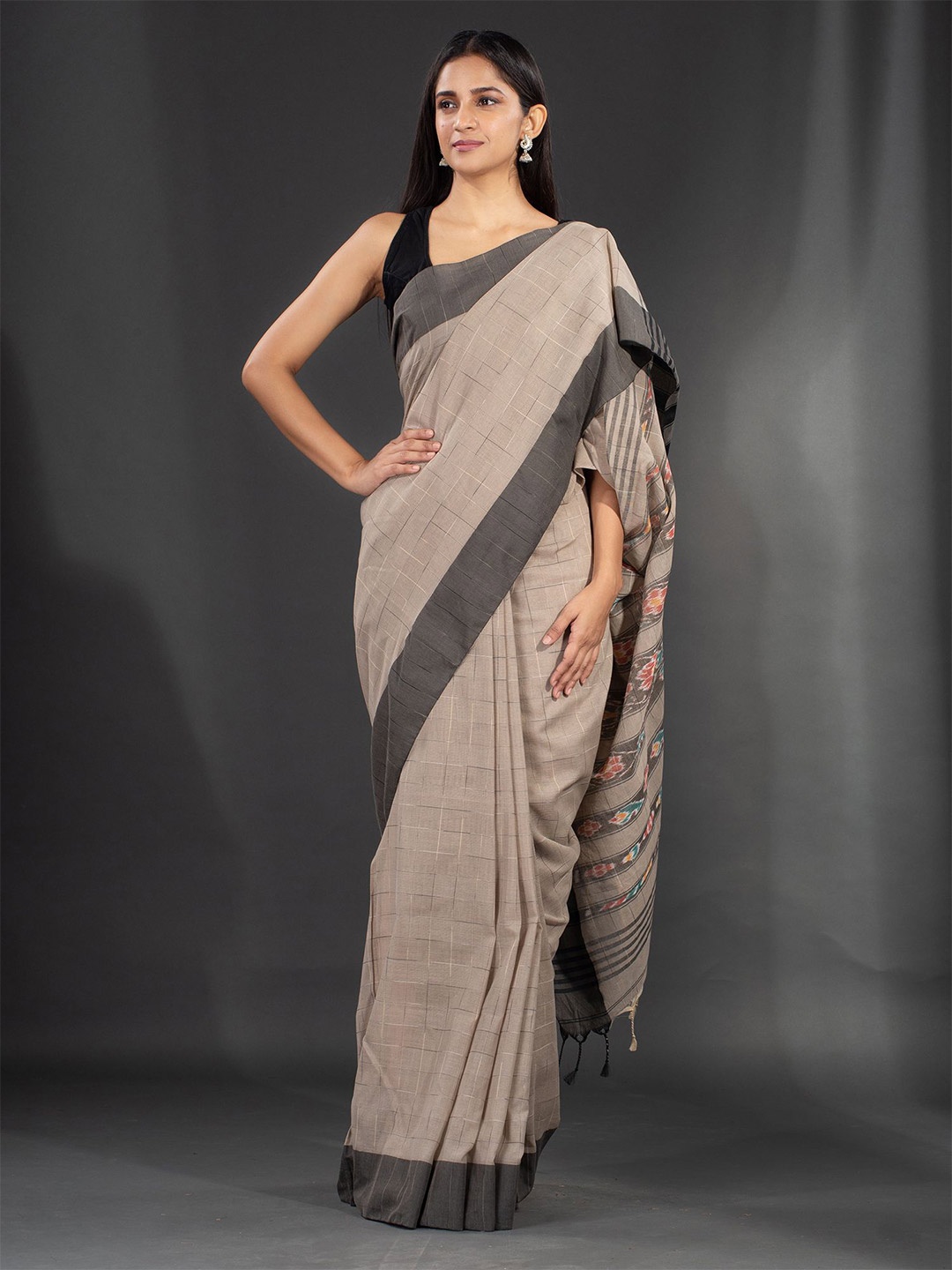 

Charukriti Grey & Red Checked Pure Cotton Saree