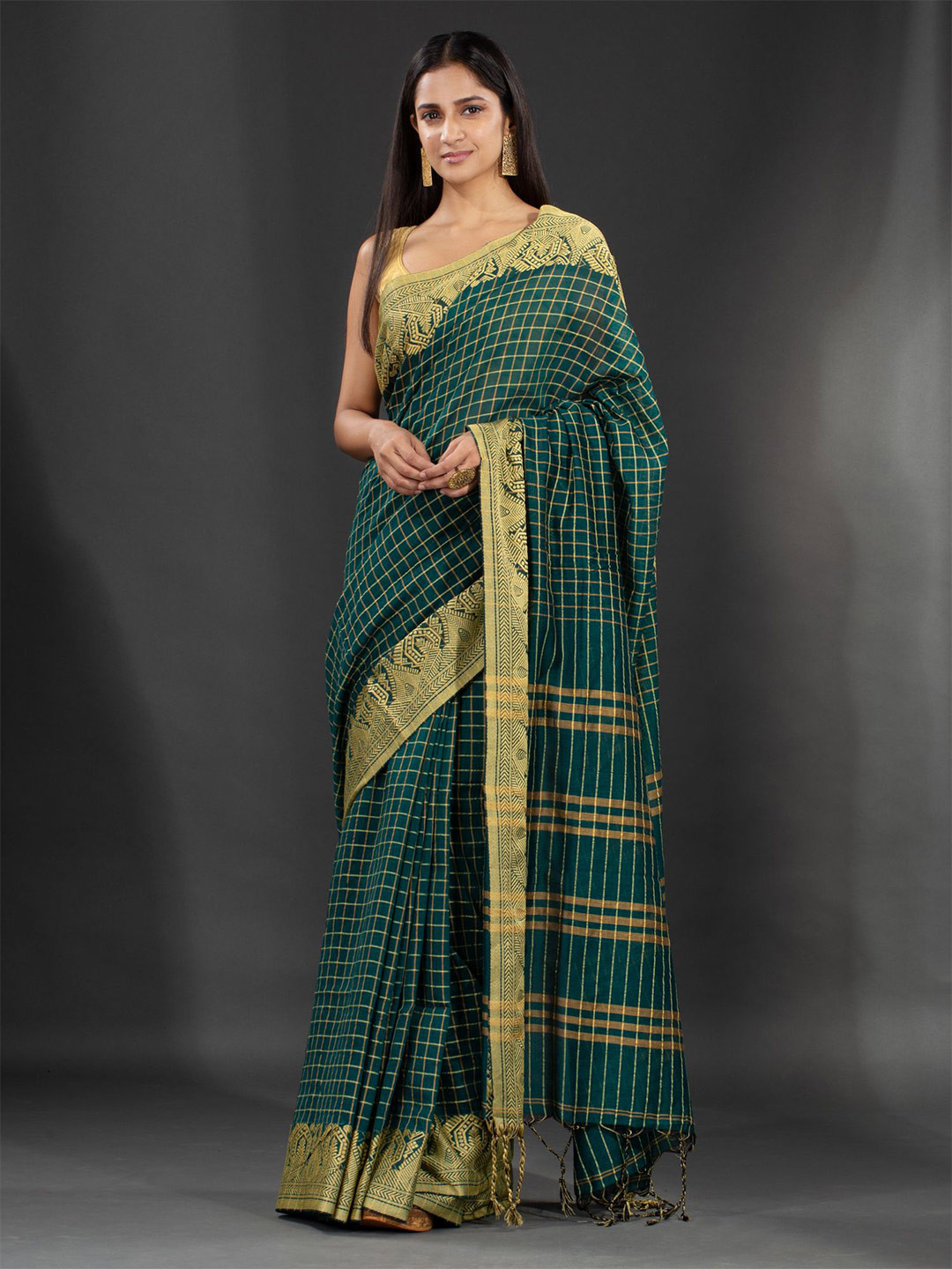 

Charukriti Green Ethnic Motifs Pure Cotton Saree